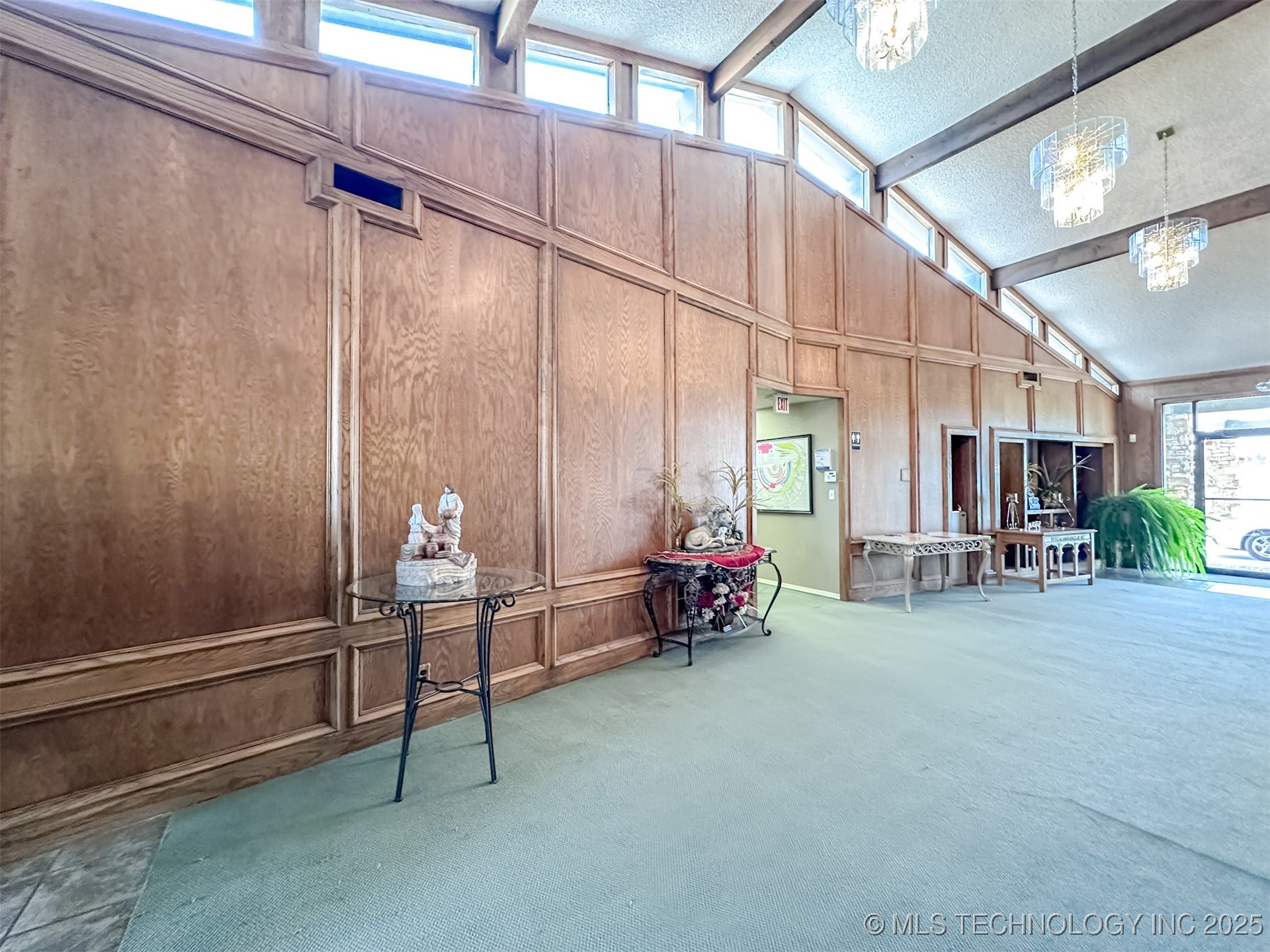 2833 W Main Street Property Photo 5