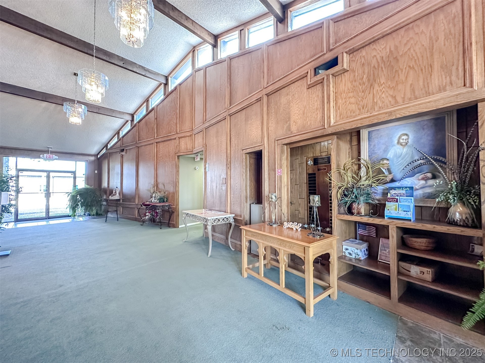 2833 W Main Street Property Photo 6