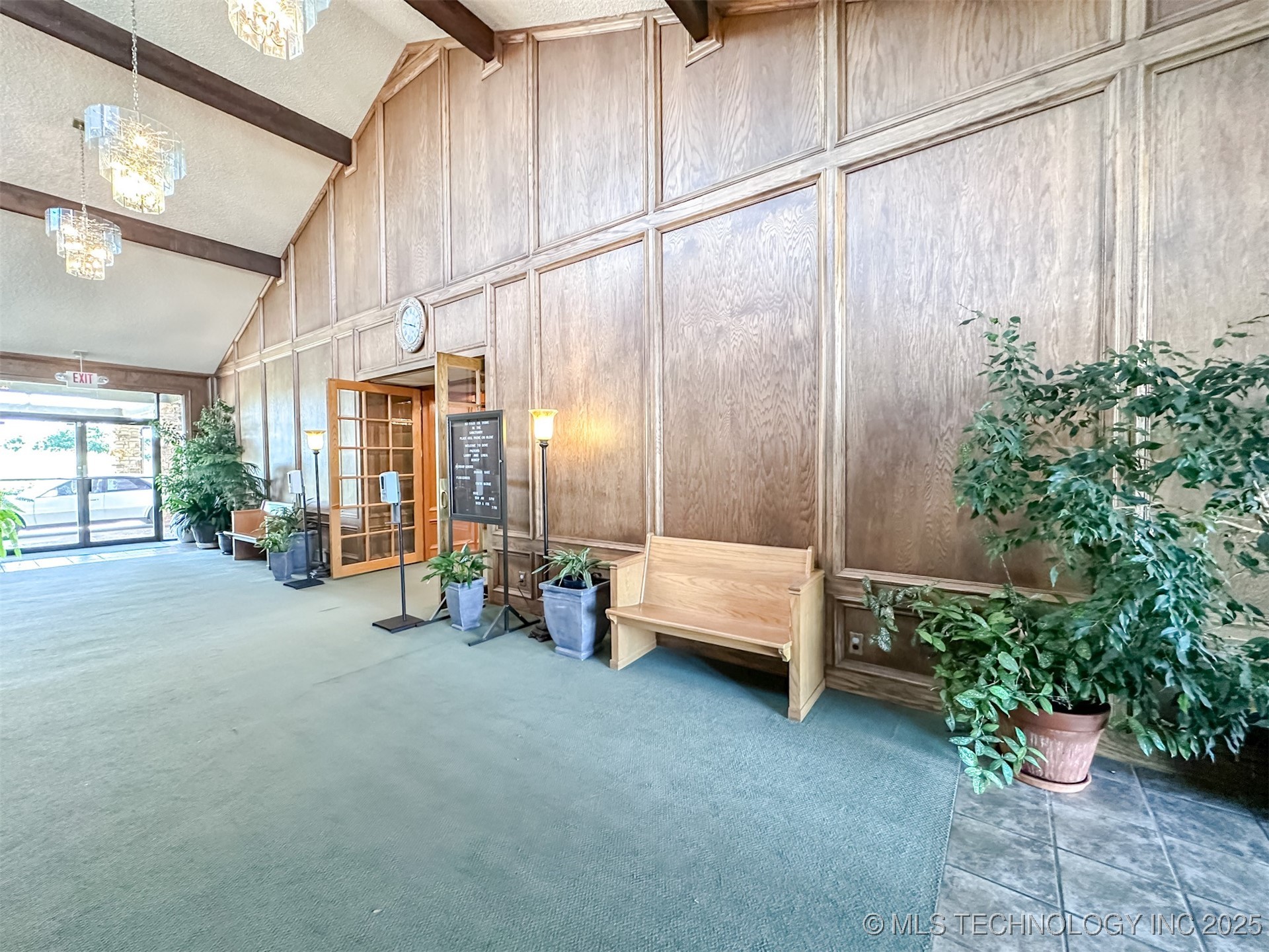 2833 W Main Street Property Photo 7