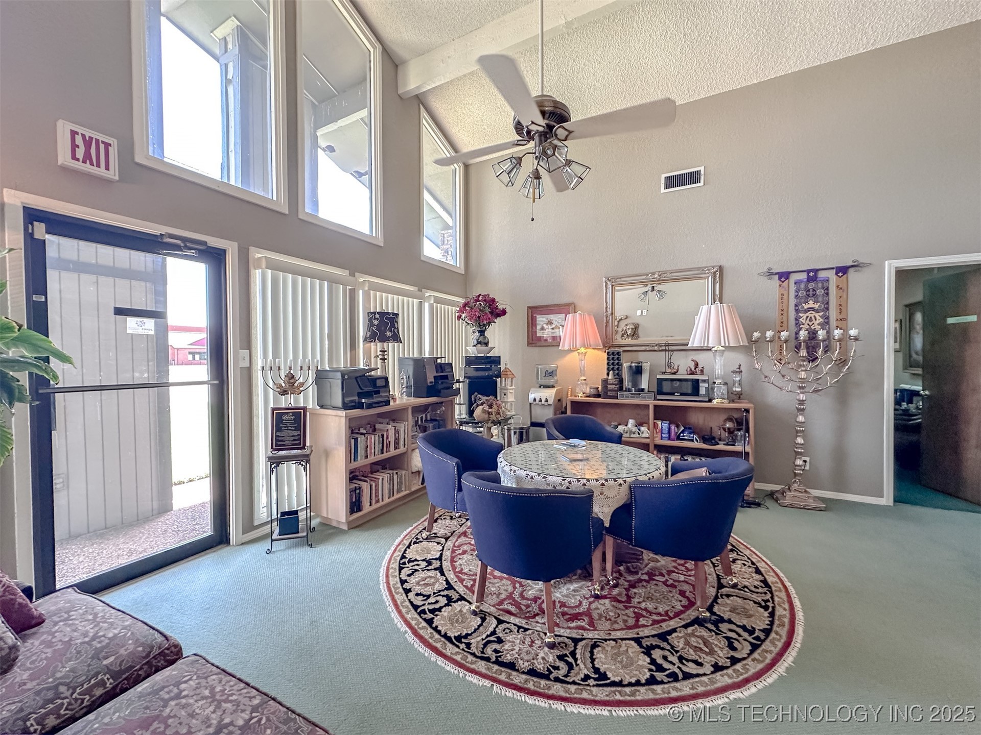 2833 W Main Street Property Photo 9