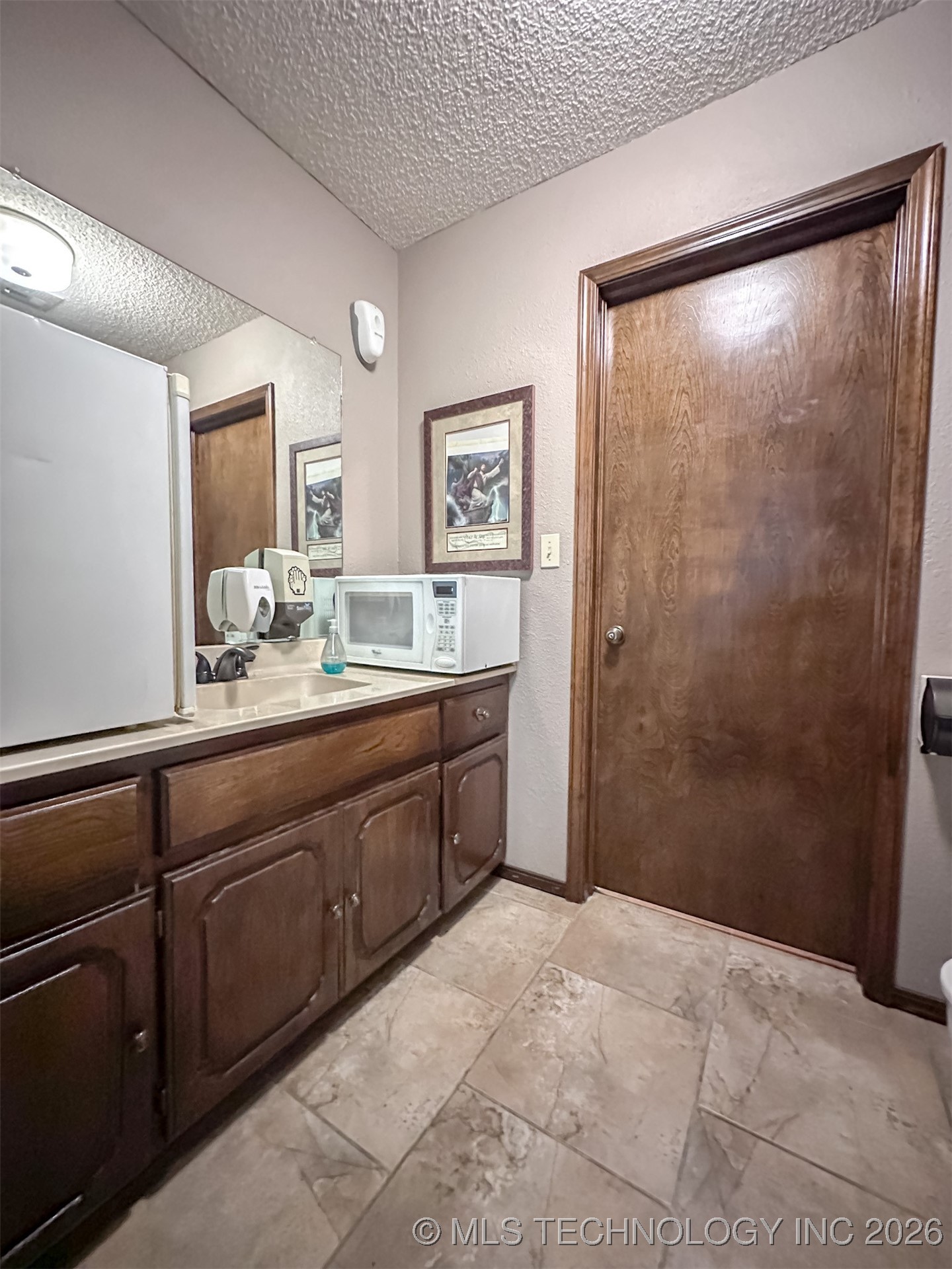 2833 W Main Street Property Photo 26