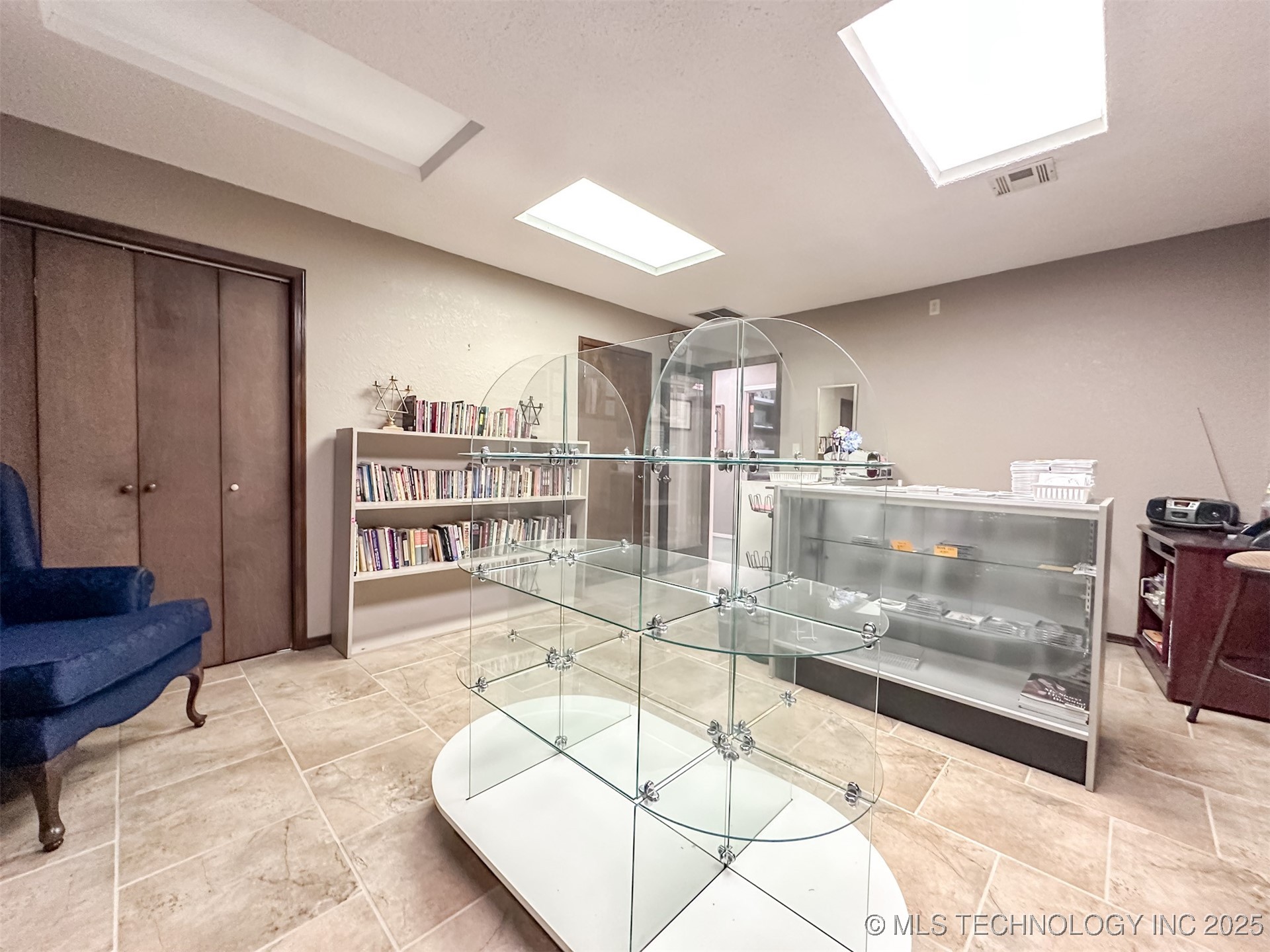 2833 W Main Street Property Photo 28