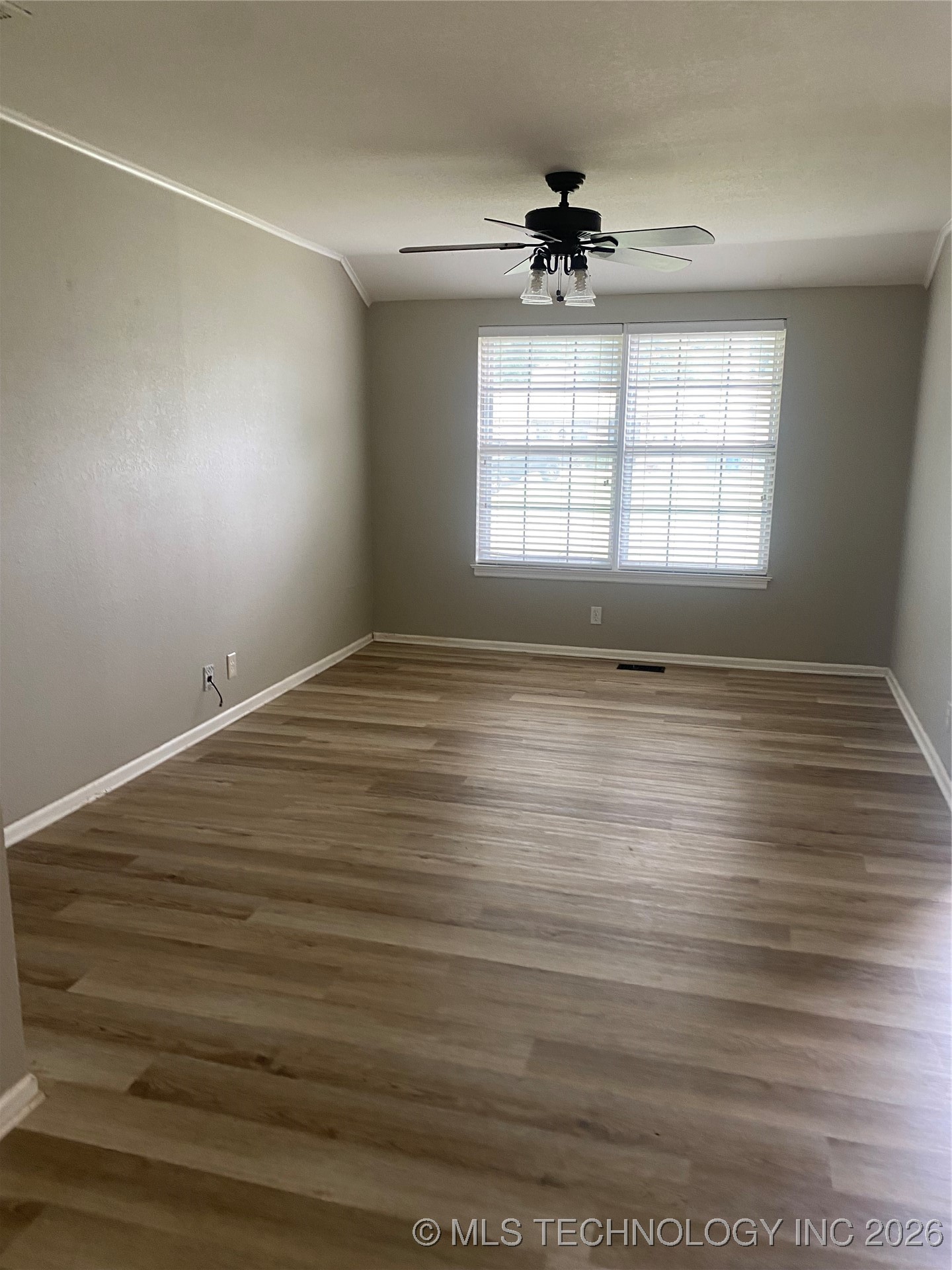 6811 E 58th Street S Property Photo 3