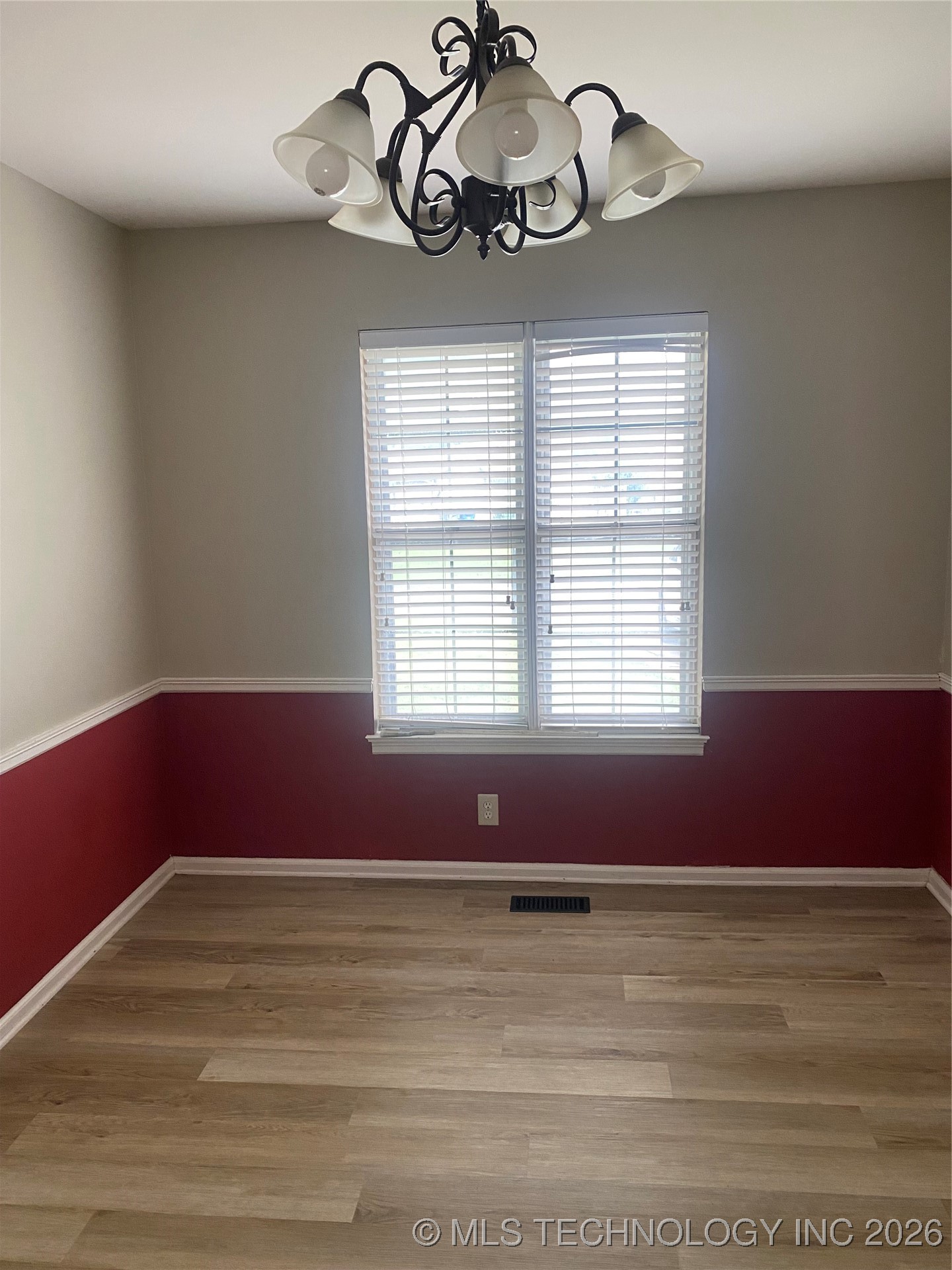 6811 E 58th Street S Property Photo 7