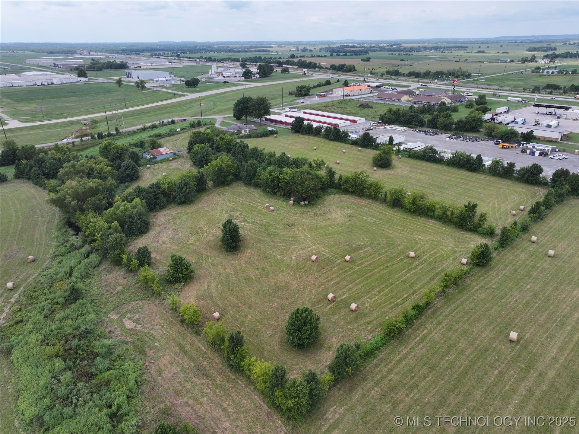 4258 W 530 Road Property Photo 8