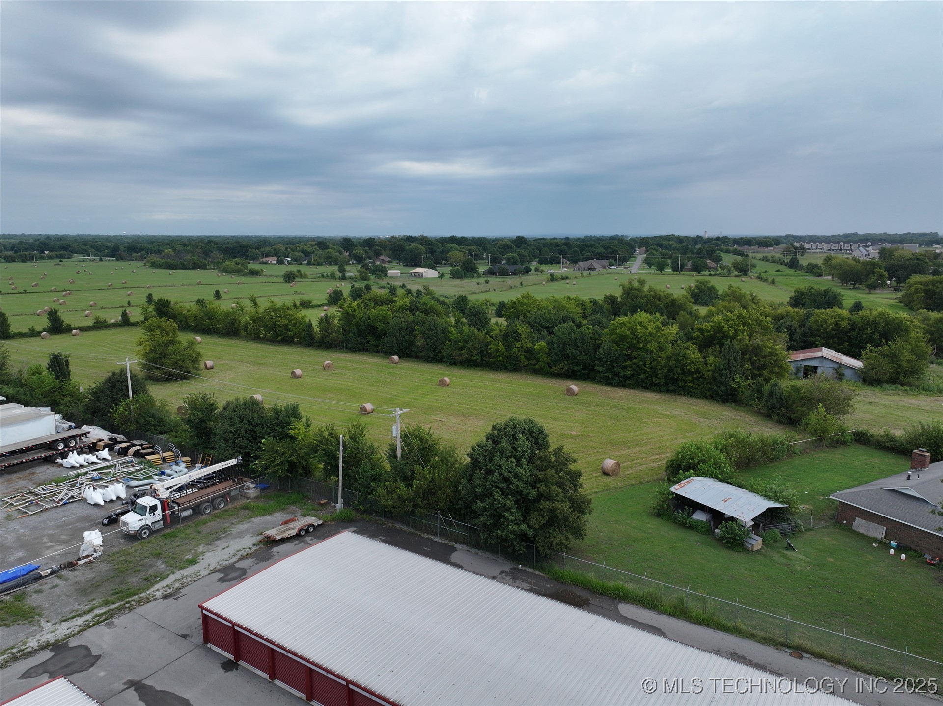 4258 W 530 Road Property Photo 9