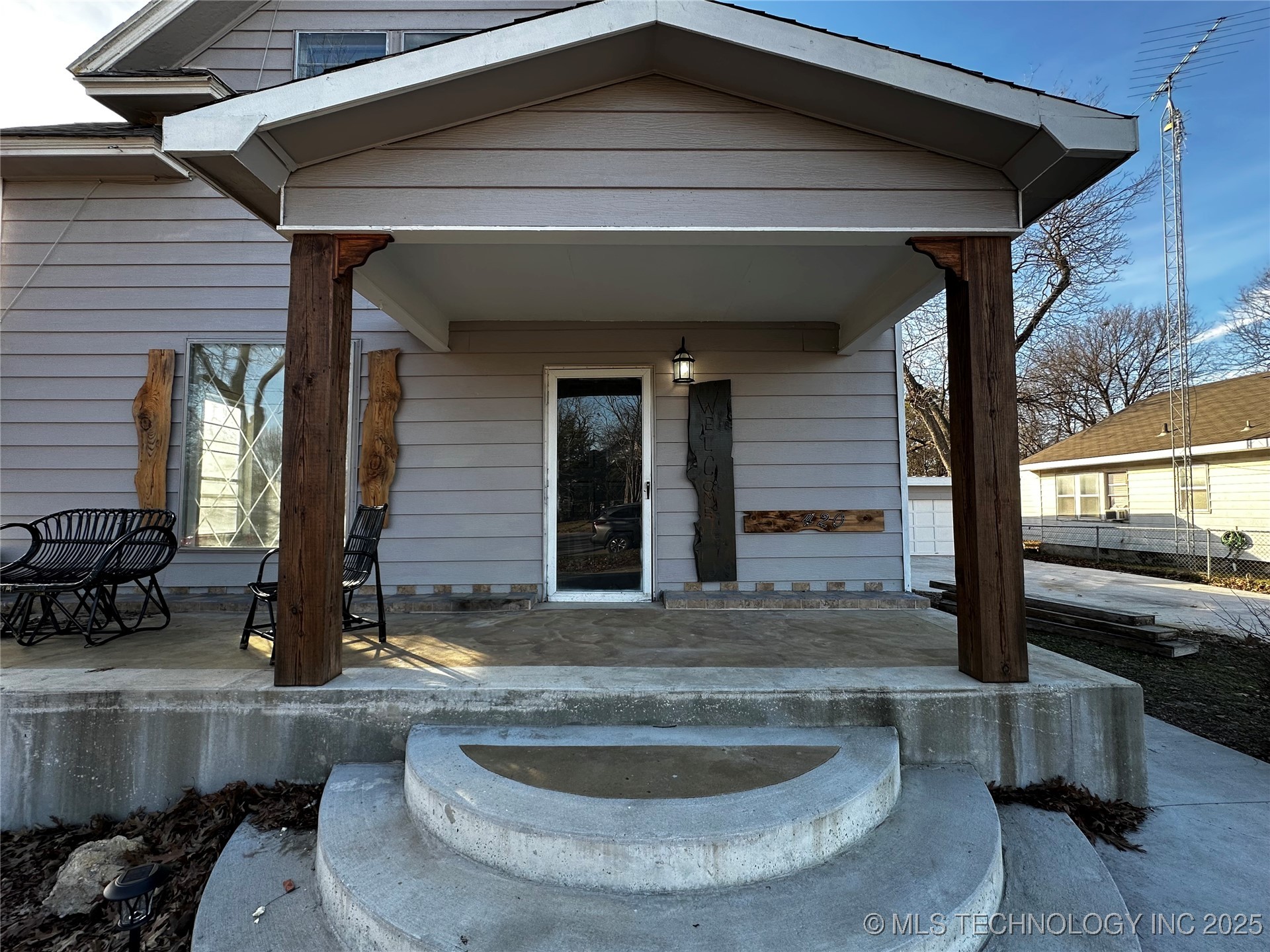 420 S Main Property Photo 5