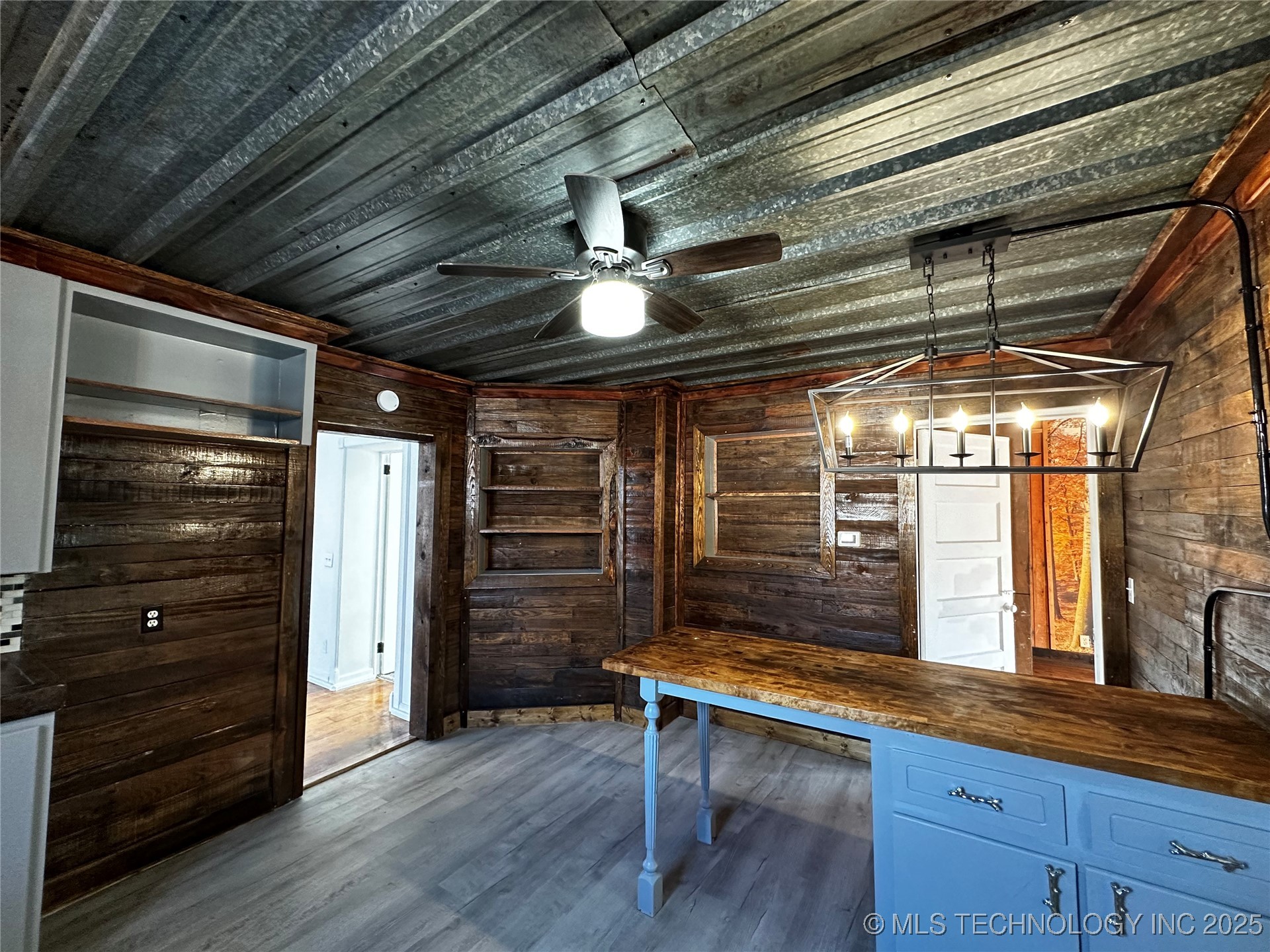 420 S Main Property Photo 13