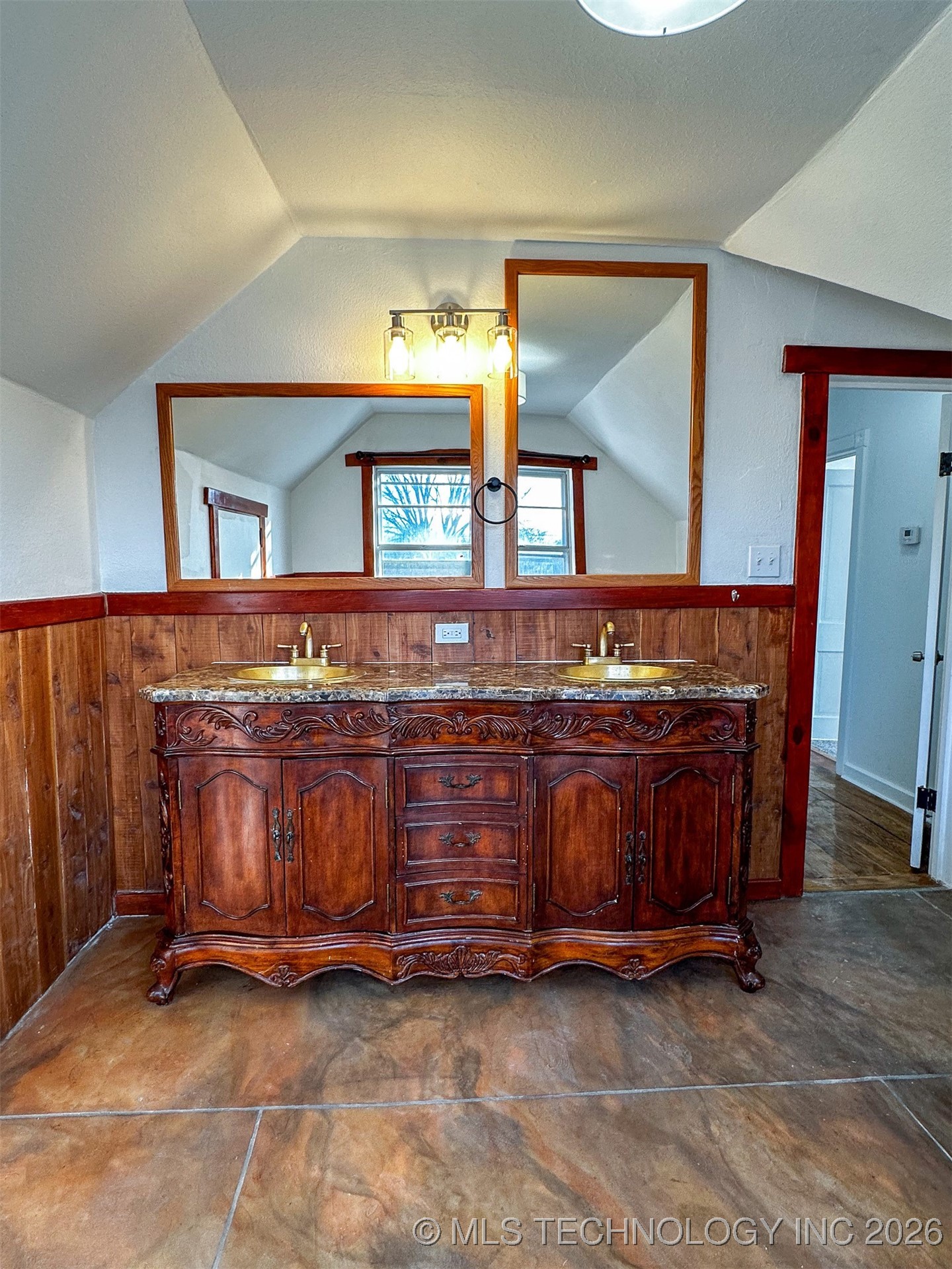 420 S Main Property Photo 28