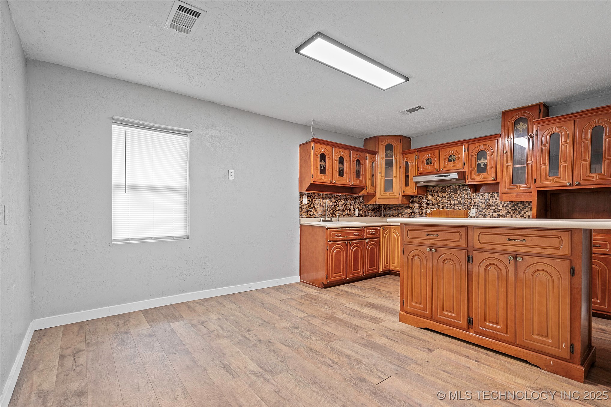 1104 Veterans Avenue Property Photo 7