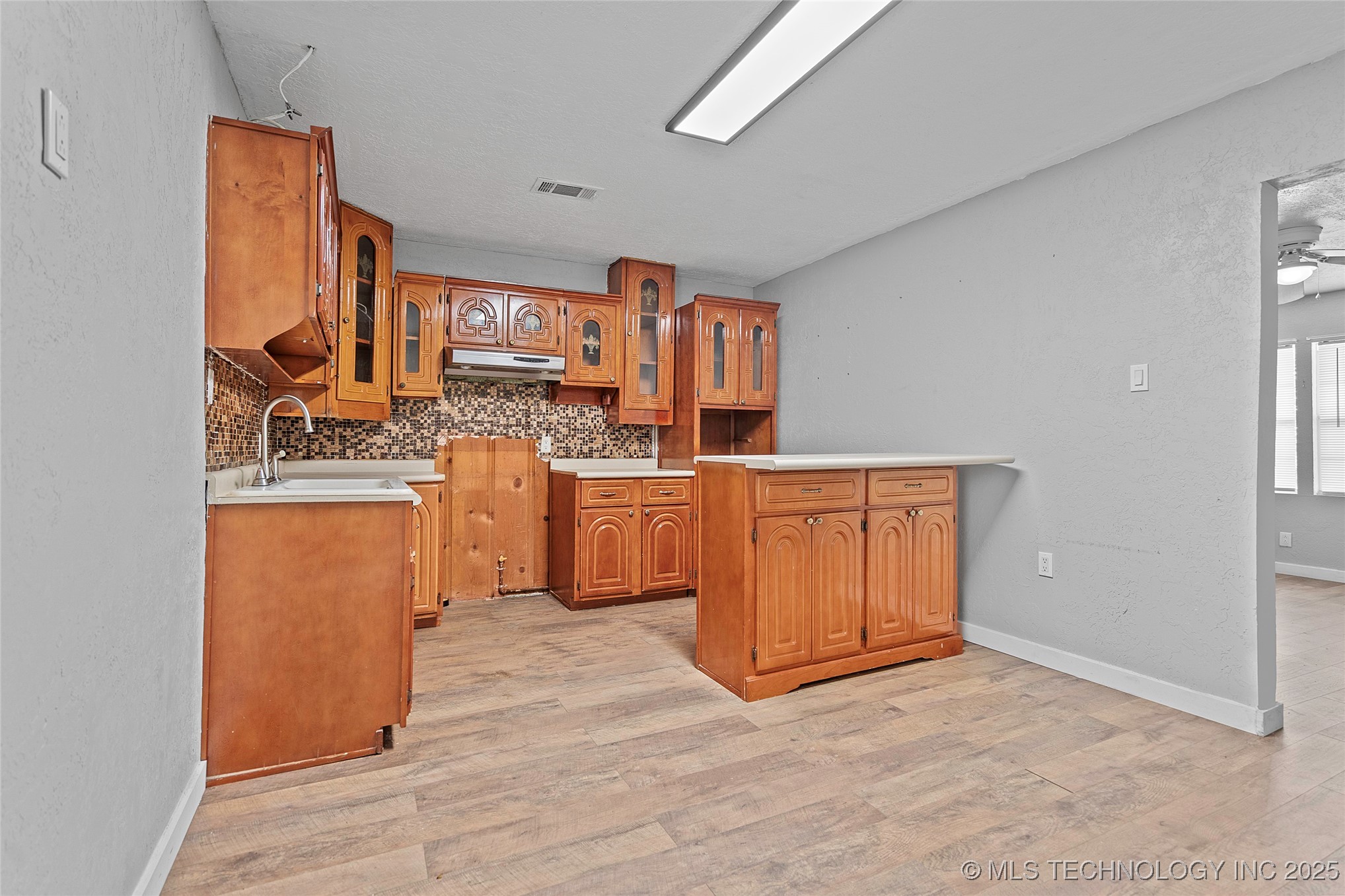 1104 Veterans Avenue Property Photo 10