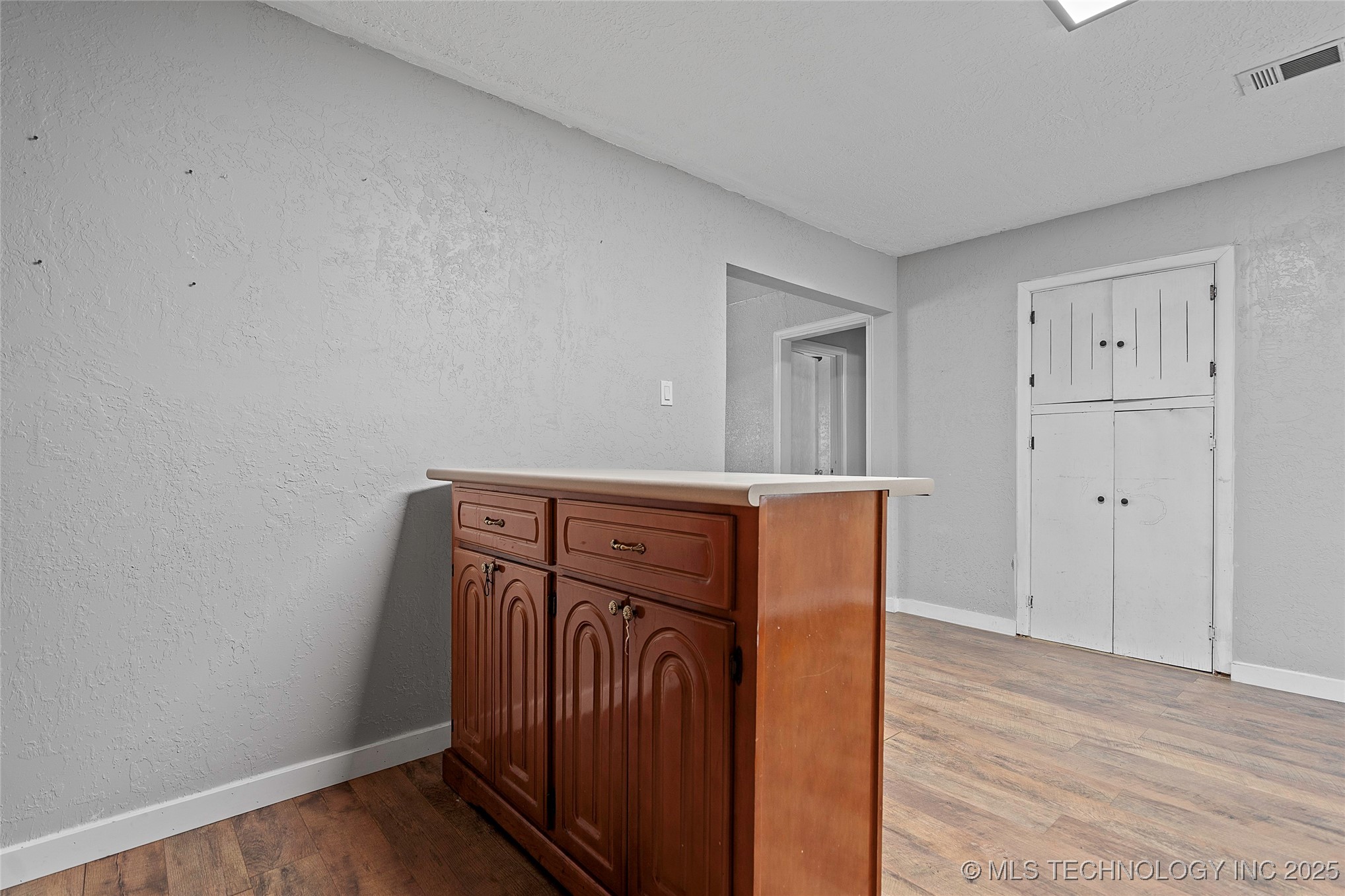 1104 Veterans Avenue Property Photo 11