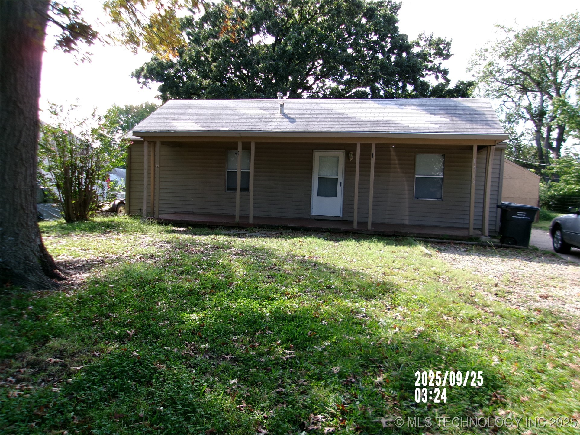 1513 S Hickory Avenue Property Photo 1