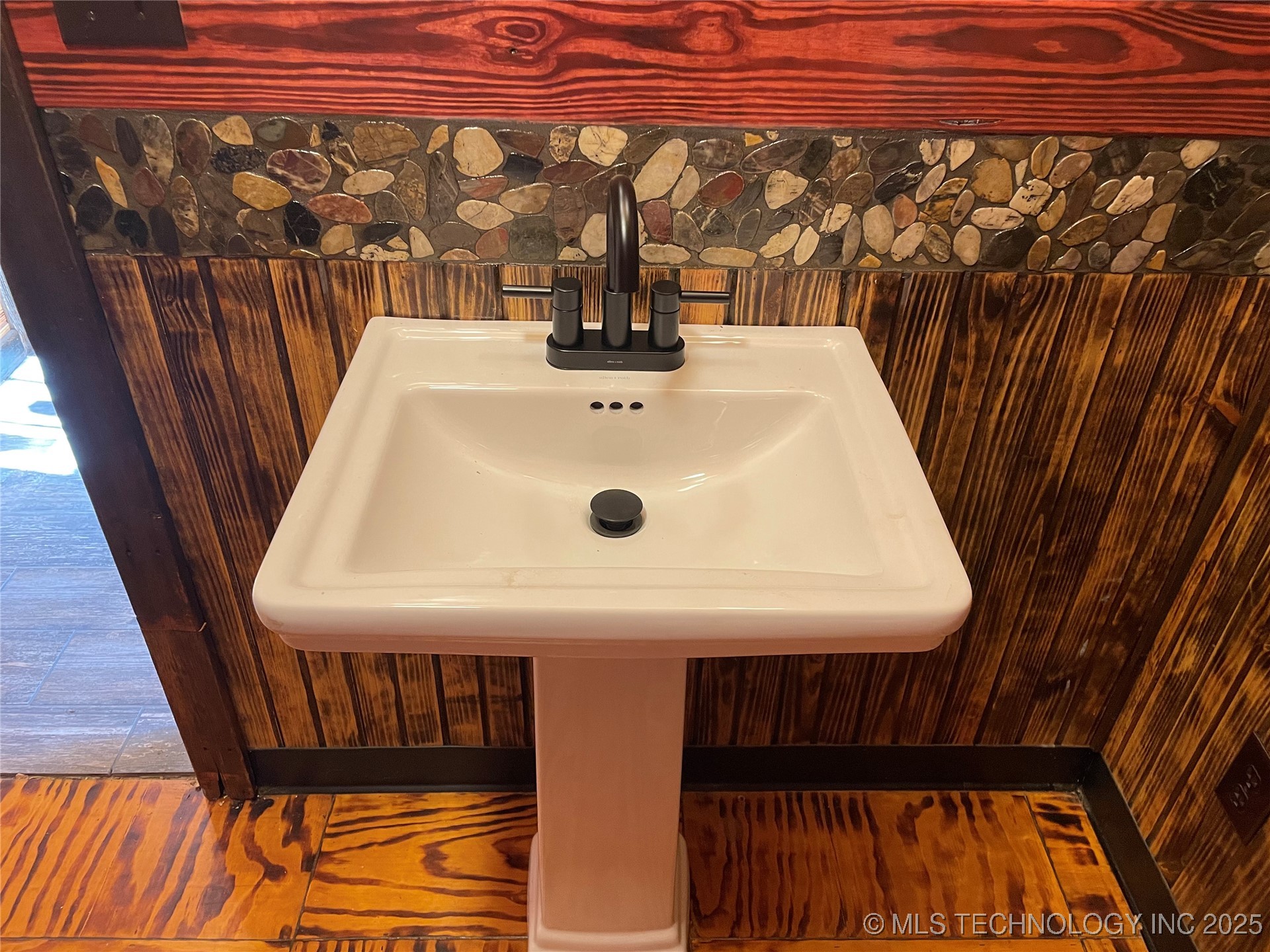 10717 Highway 76 Property Photo 12