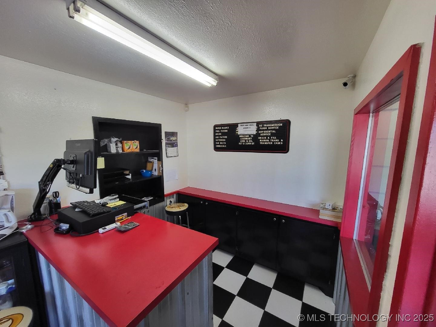 627 S 32nd Street Property Photo 5