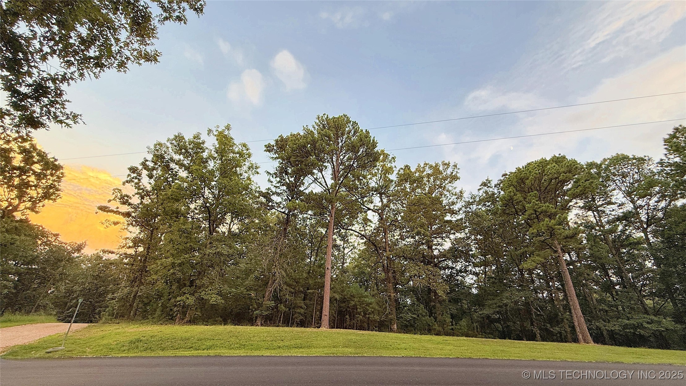 16232 Flint Ridge Drive Property Photo 2