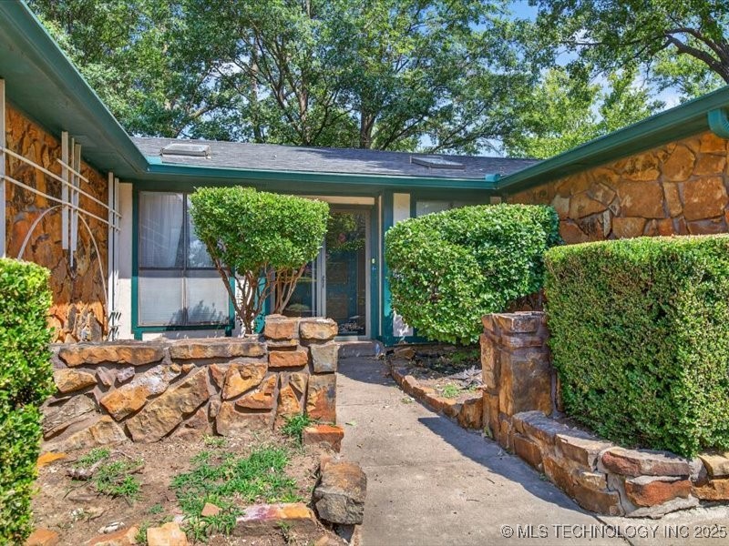 1801 Rolling Hills Place Property Photo 3