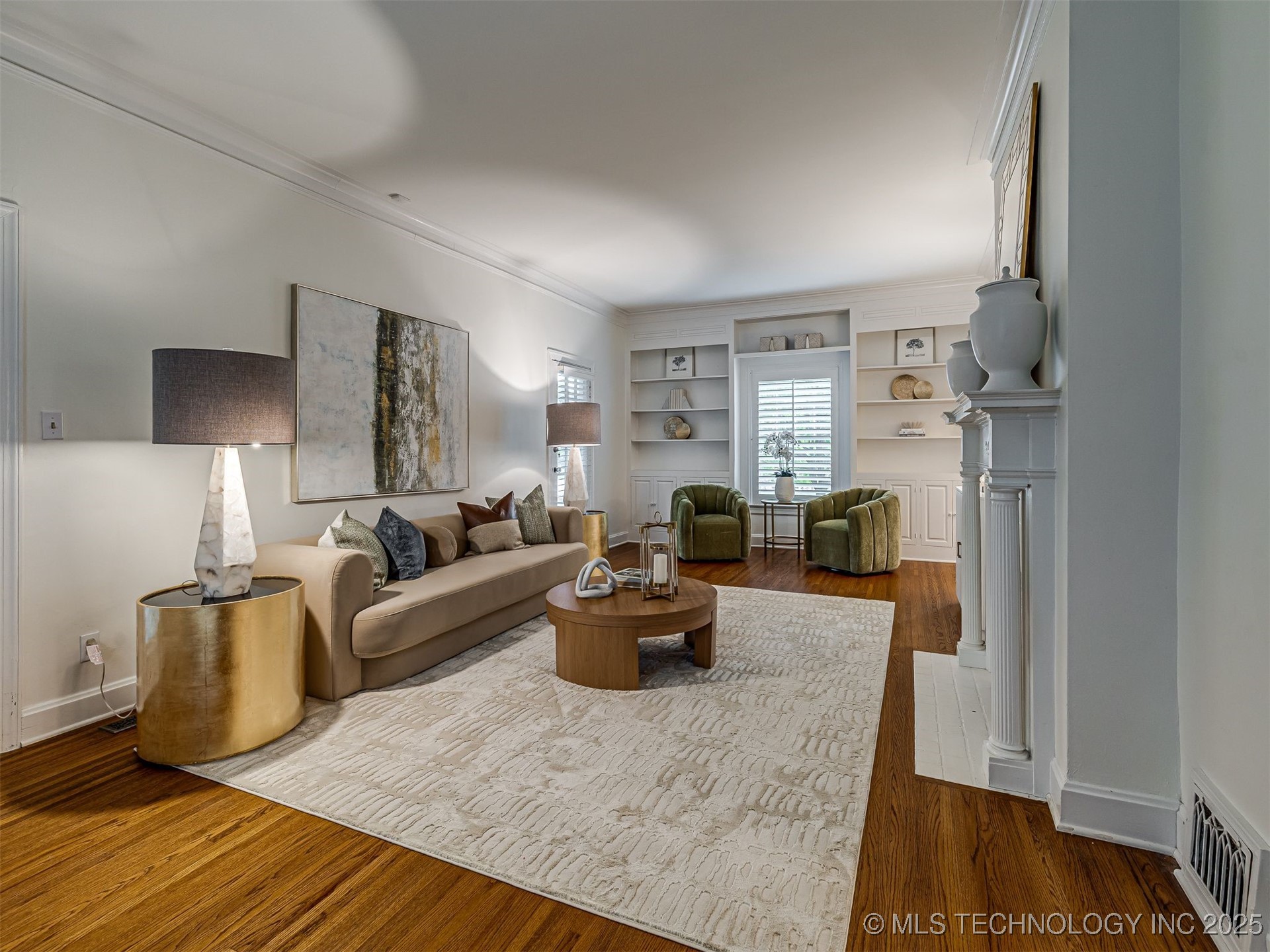 2102 E 17th Street Property Photo 3