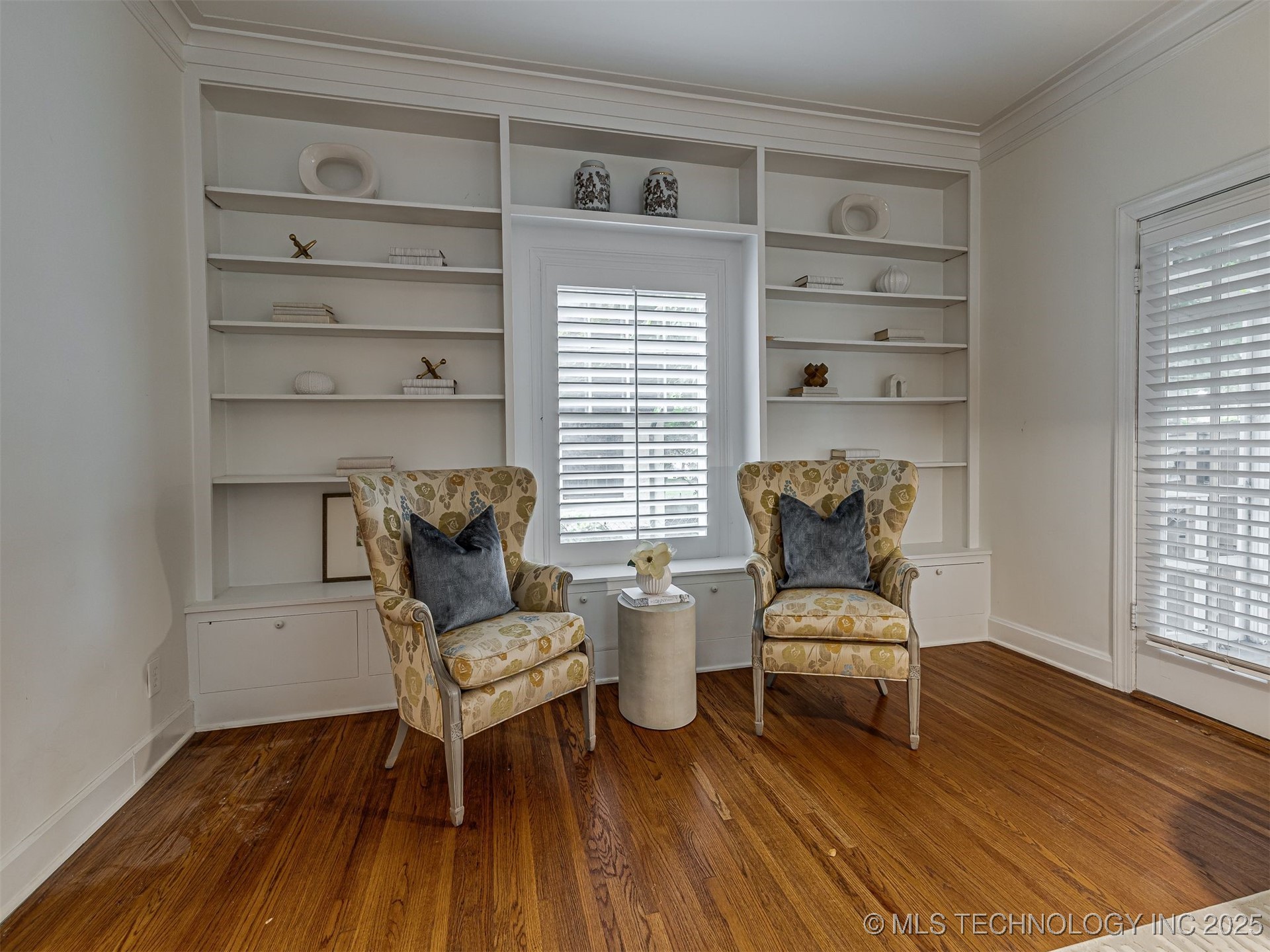 2102 E 17th Street Property Photo 5