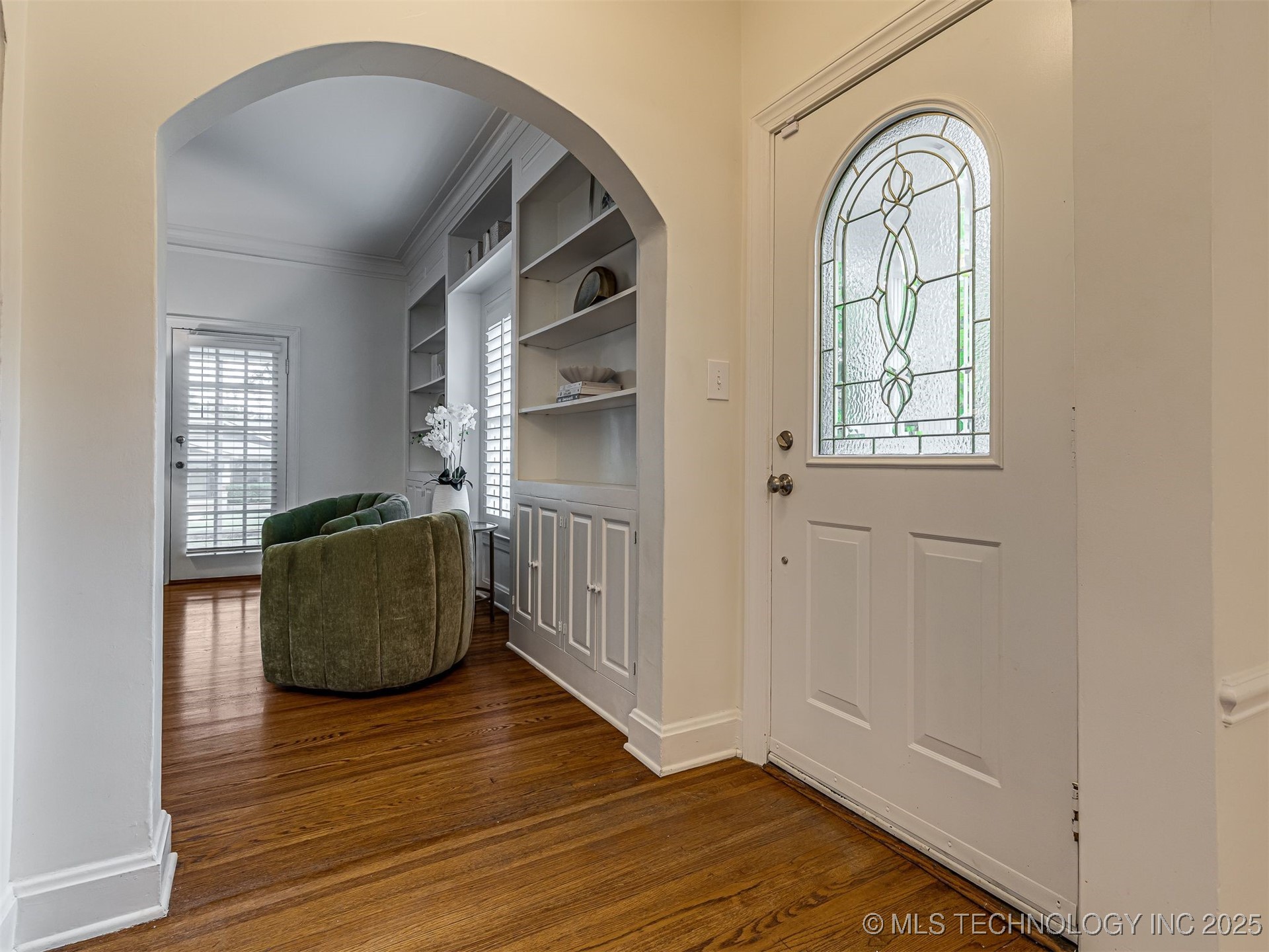 2102 E 17th Street Property Photo 8