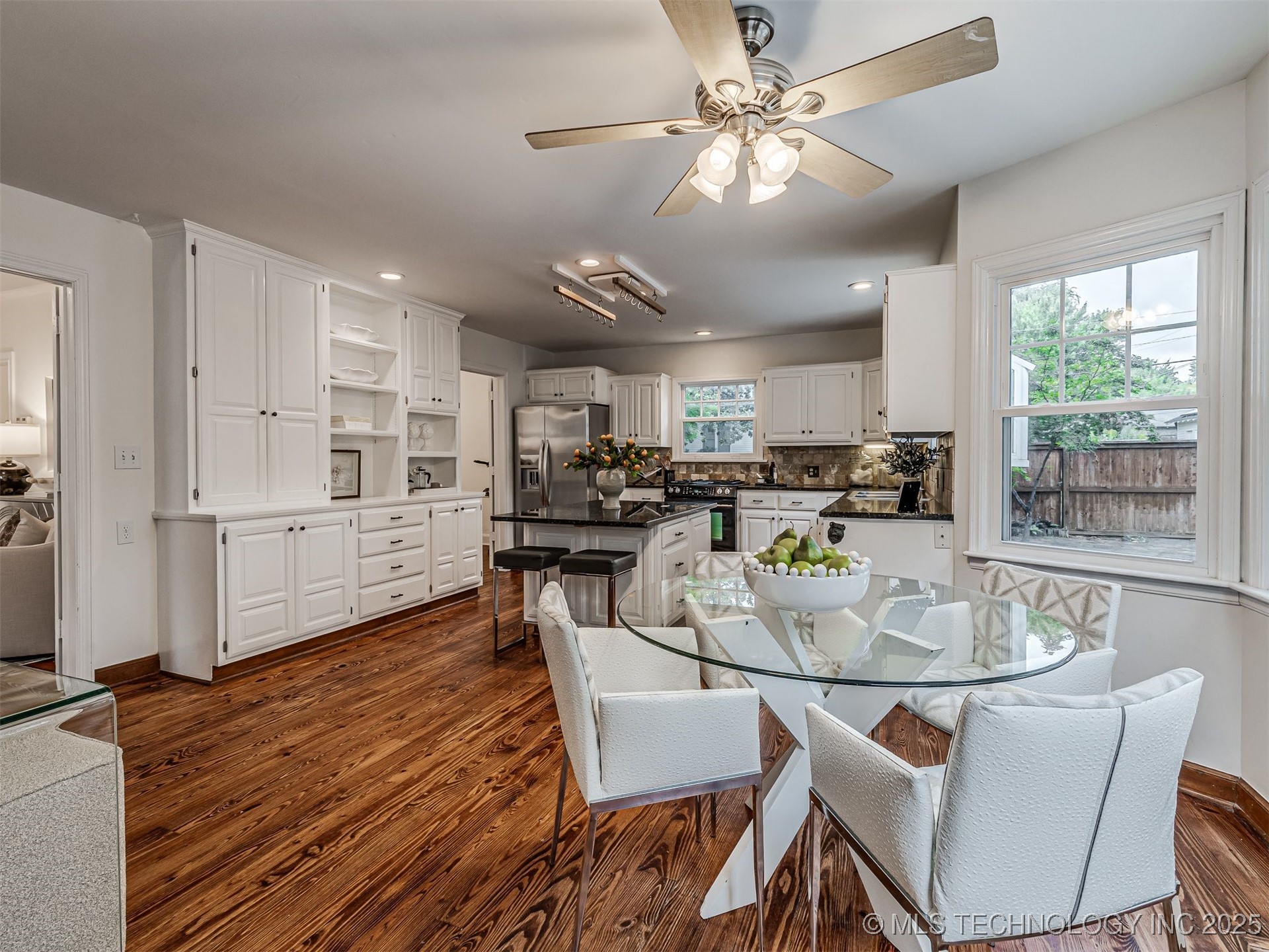 2102 E 17th Street Property Photo 17