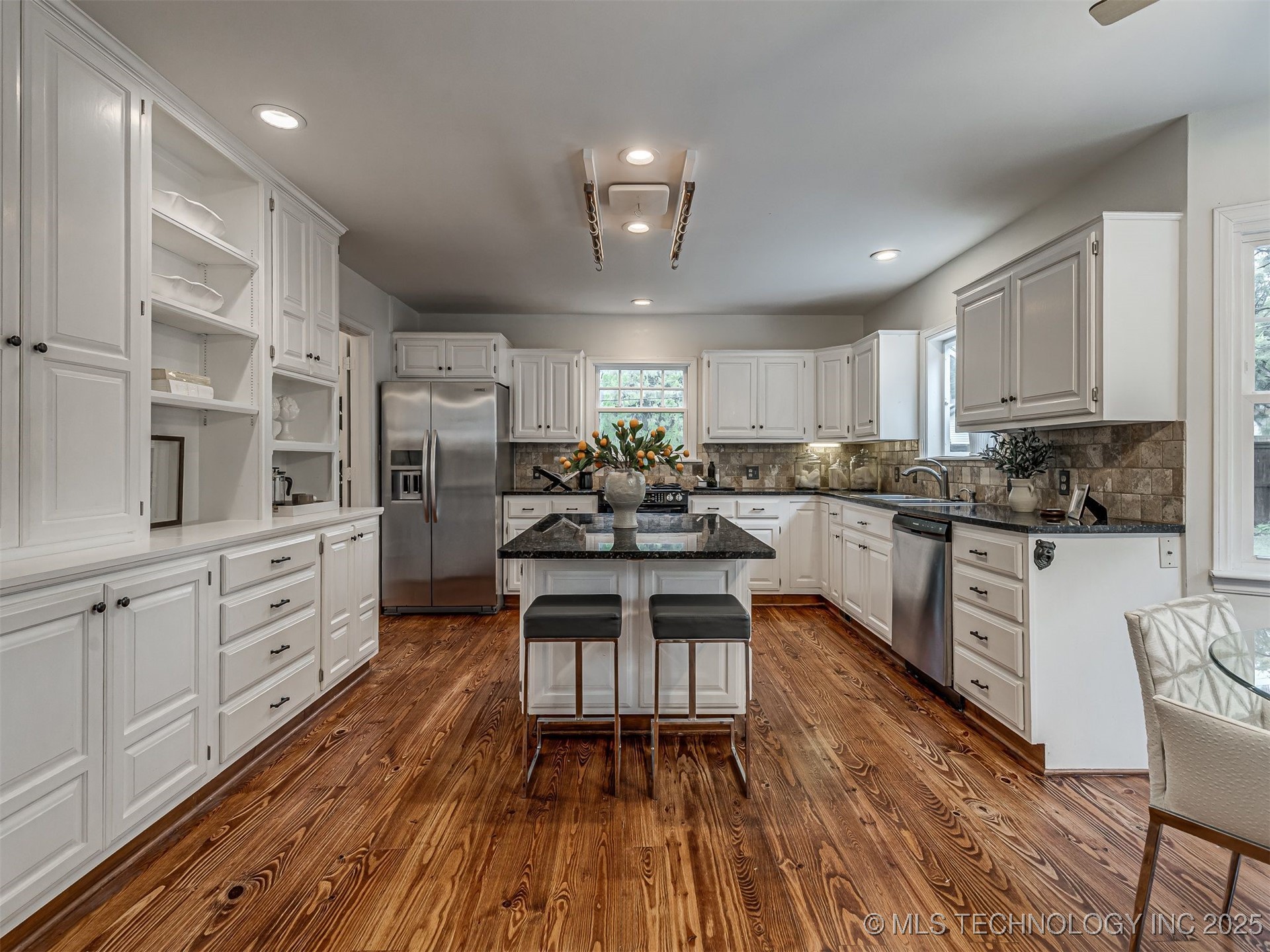 2102 E 17th Street Property Photo 18