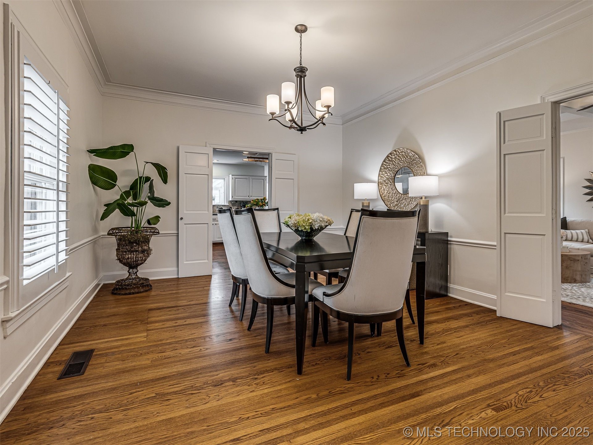 2102 E 17th Street Property Photo 23