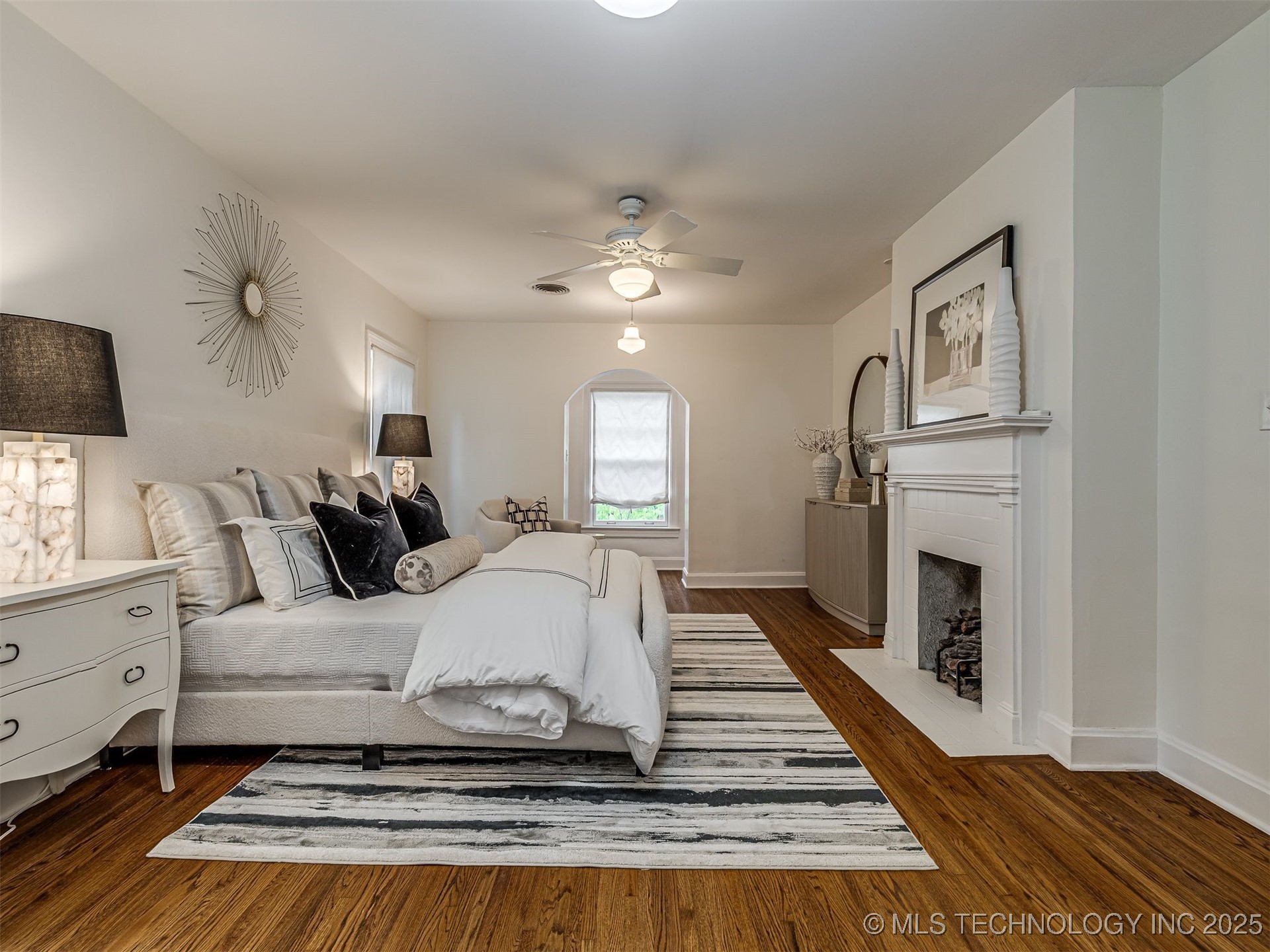 2102 E 17th Street Property Photo 30