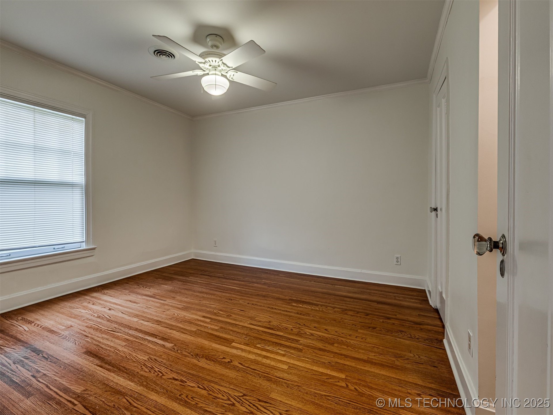 2102 E 17th Street Property Photo 33