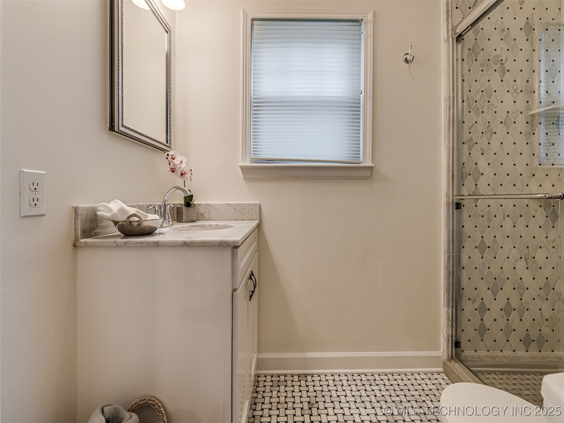 2102 E 17th Street Property Photo 40