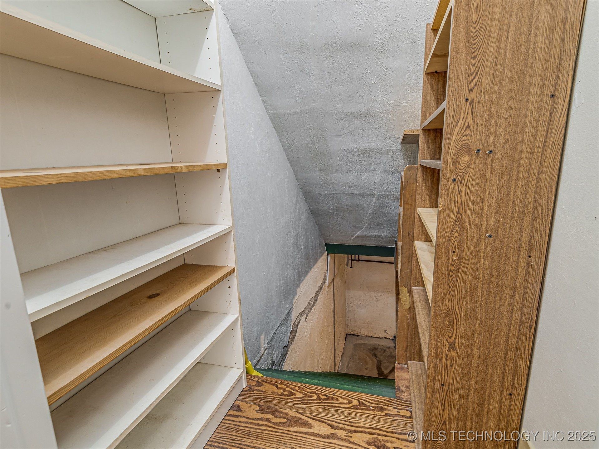 2102 E 17th Street Property Photo 47