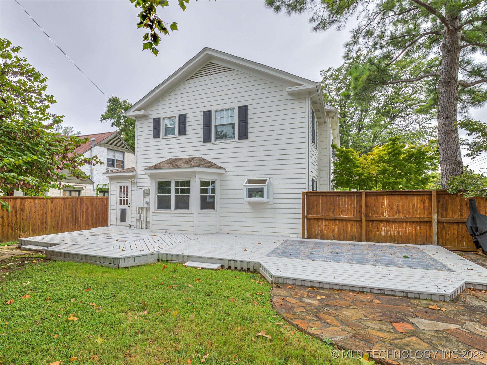 2102 E 17th Street Property Photo 54