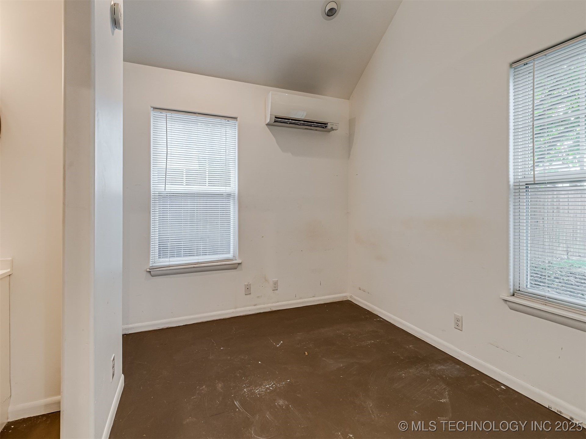 2102 E 17th Street Property Photo 60