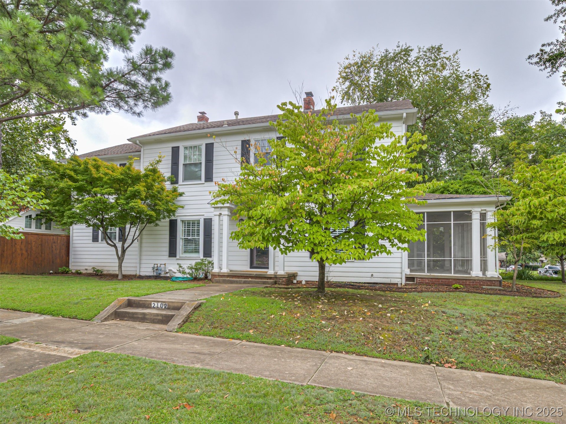 2102 E 17th Street Property Photo 64