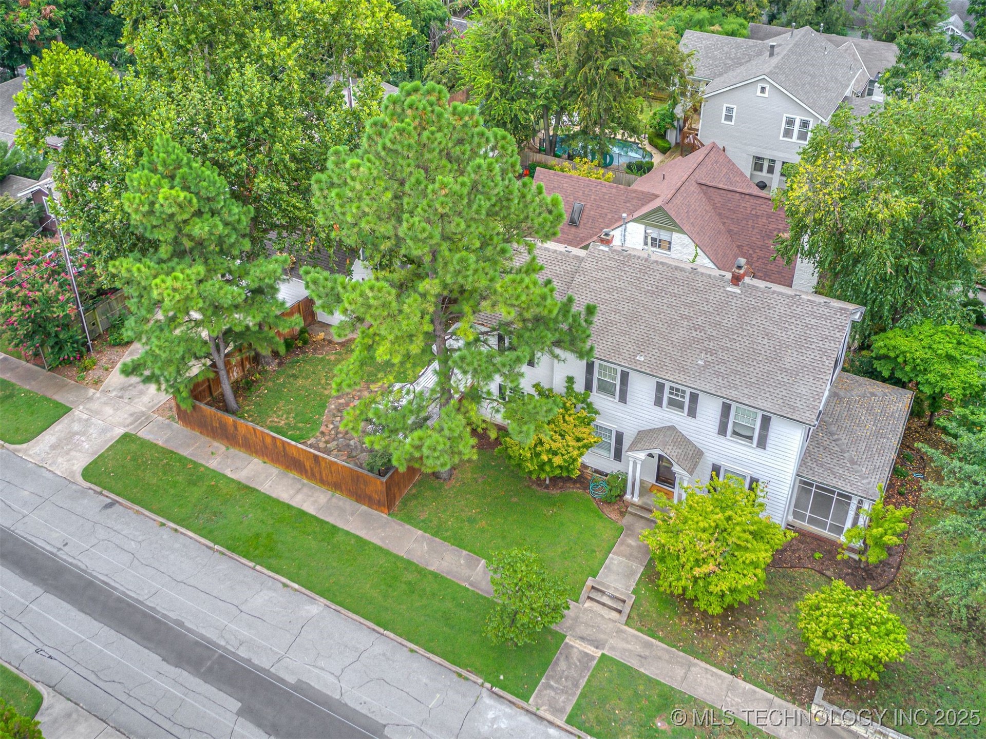 2102 E 17th Street Property Photo 66