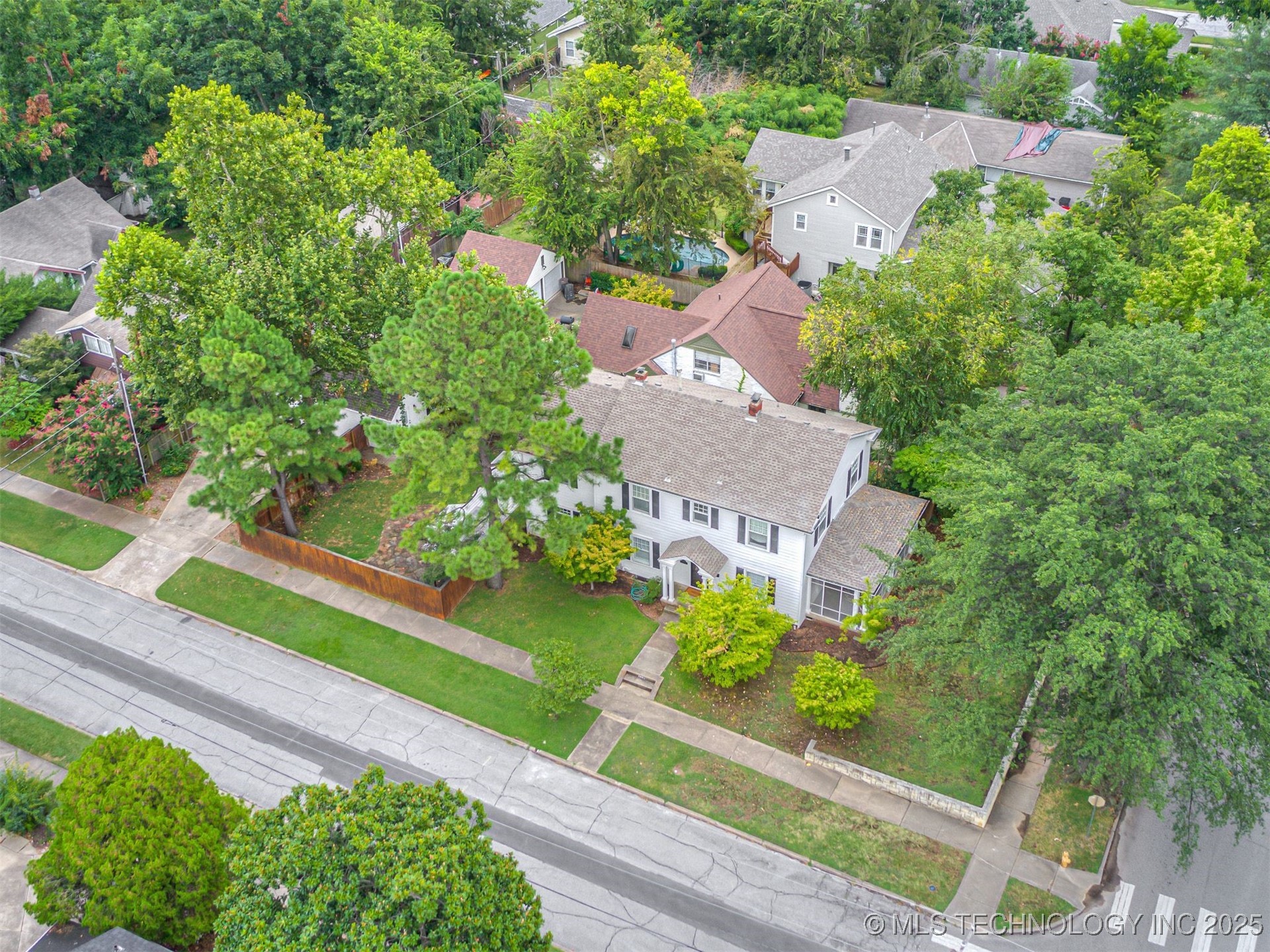 2102 E 17th Street Property Photo 67