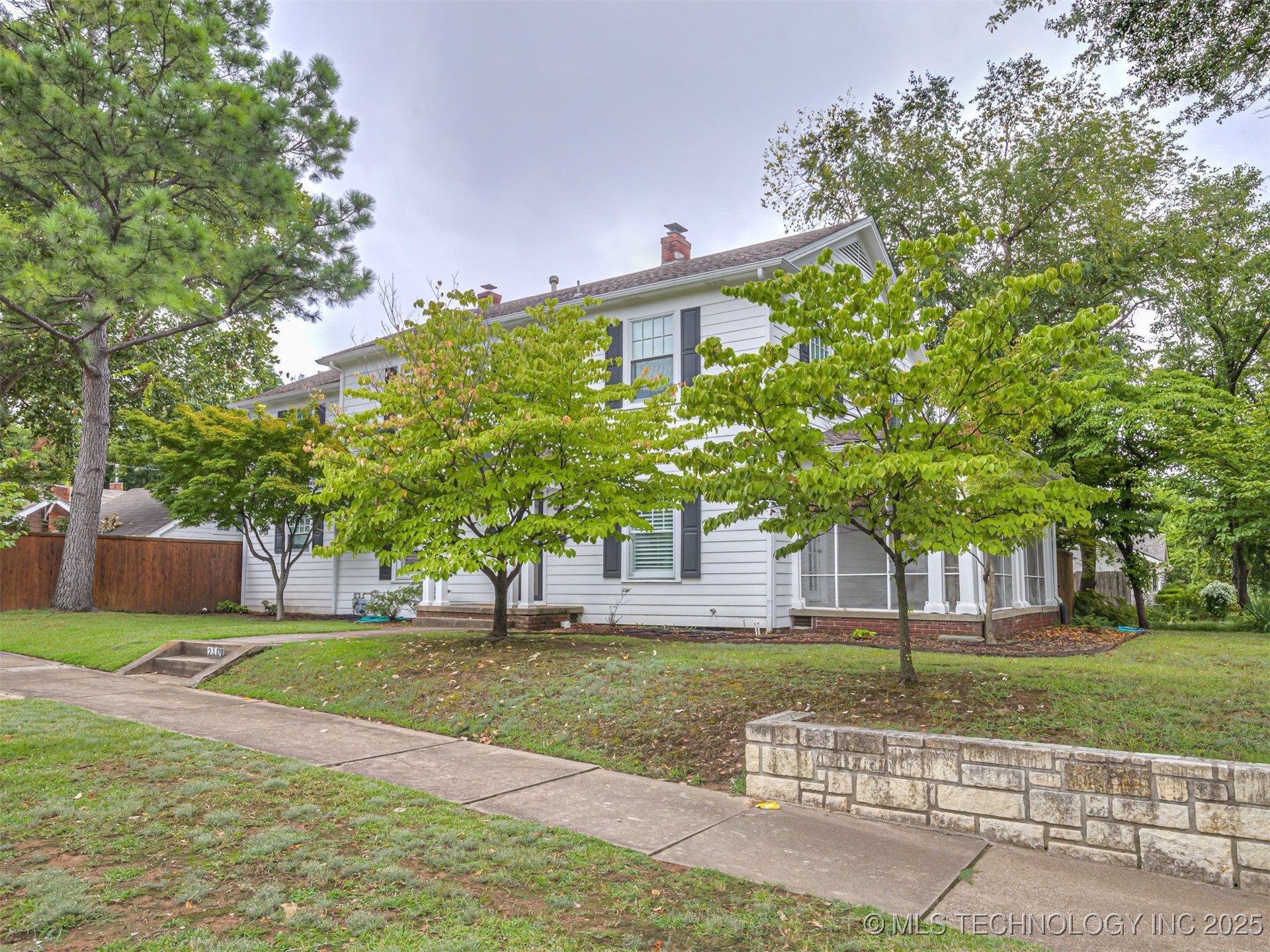 2102 E 17th Street Property Photo 71