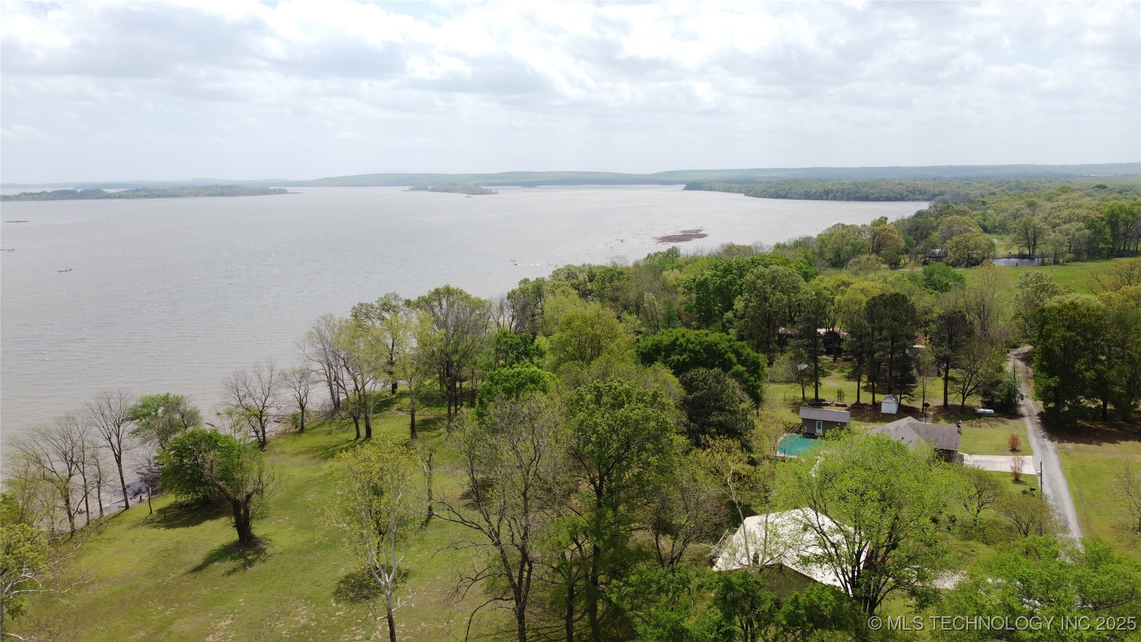 113 N Sam Boulevard Property Photo 6