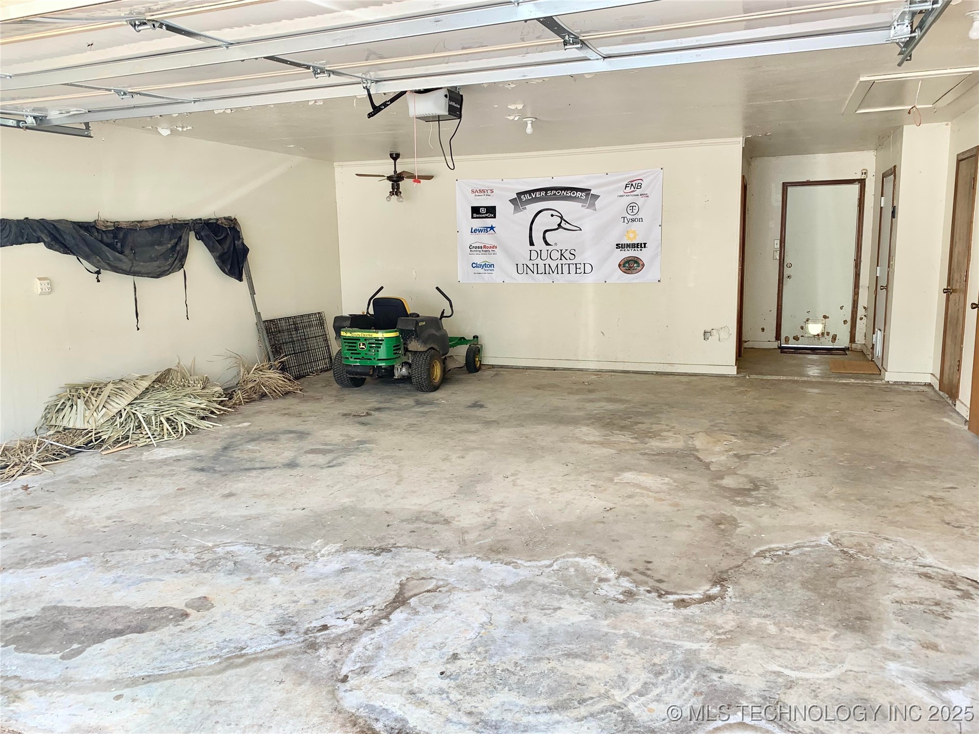 113 N Sam Boulevard Property Photo 28