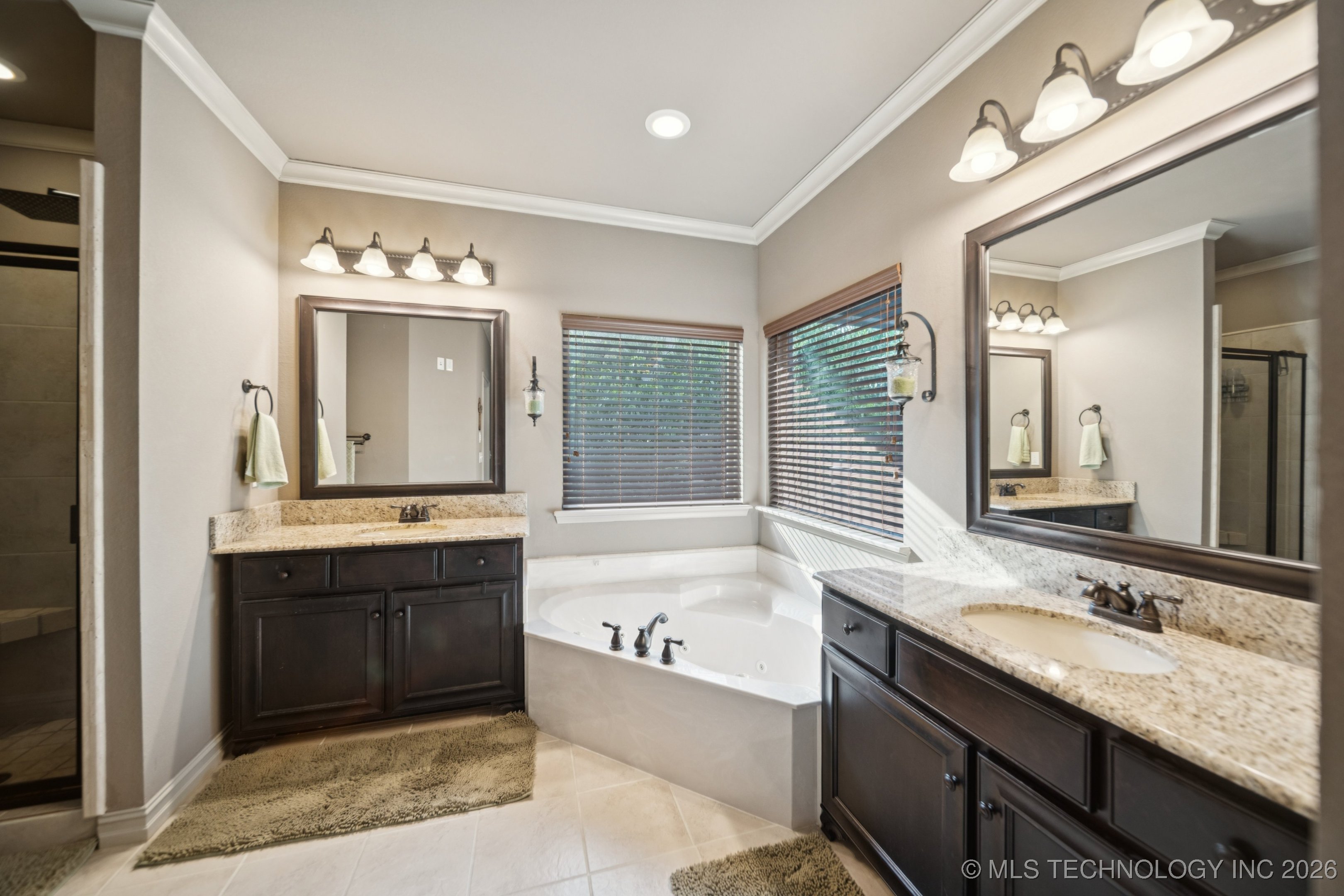 12564 S 71st East Avenue Property Photo 19