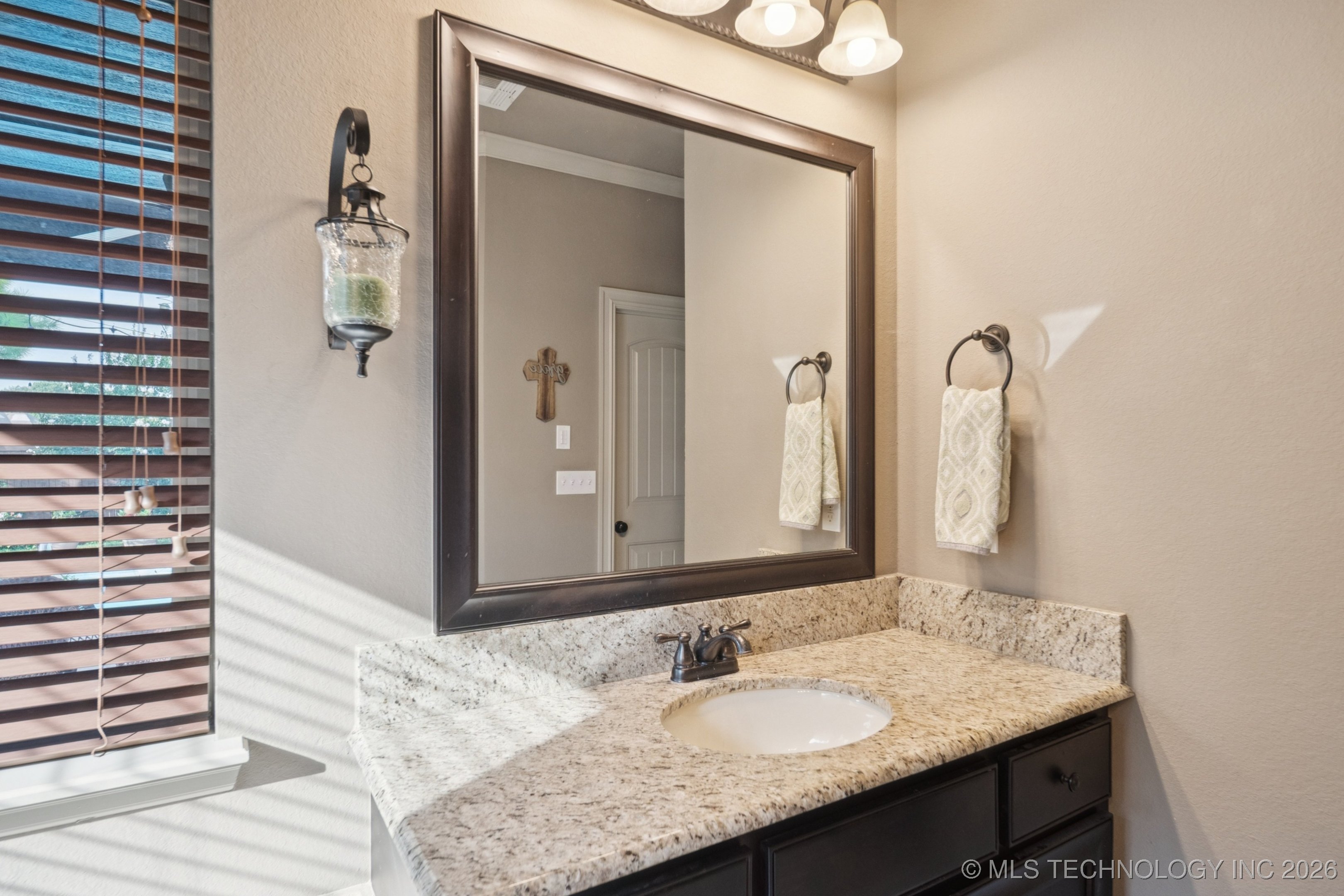 12564 S 71st East Avenue Property Photo 20