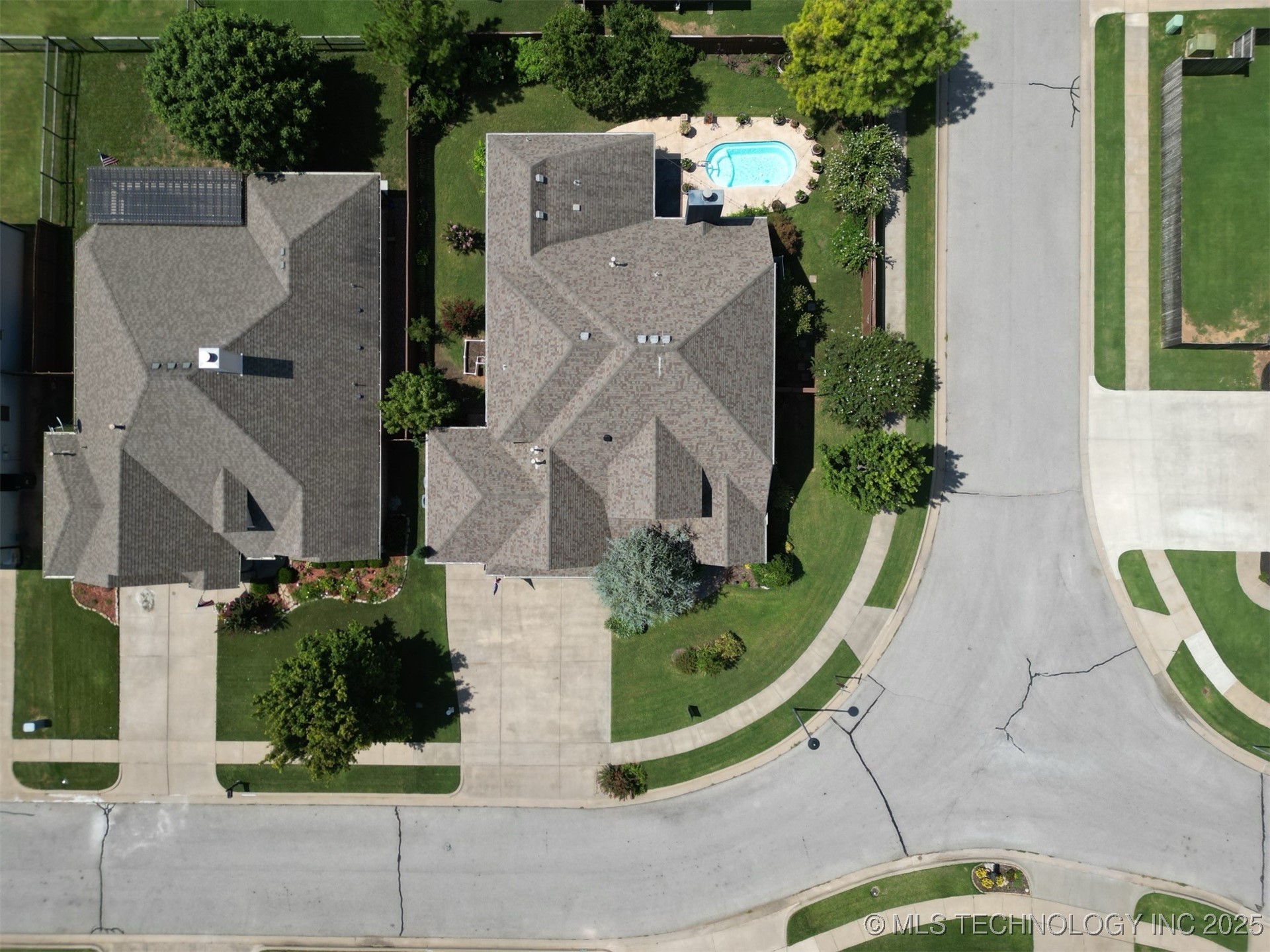 12564 S 71st East Avenue Property Photo 44