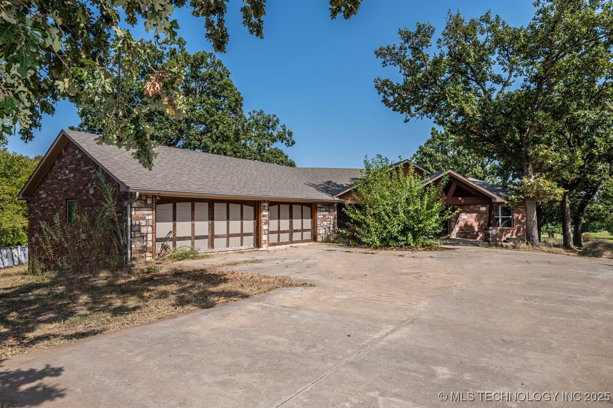 22644 Aes Road Property Photo 2