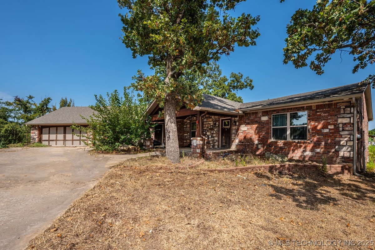 22644 Aes Road Property Photo 3