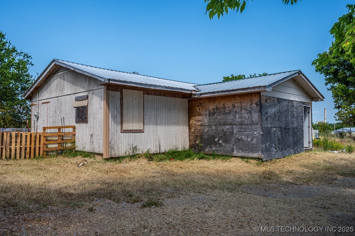 22644 Aes Road Property Photo 4