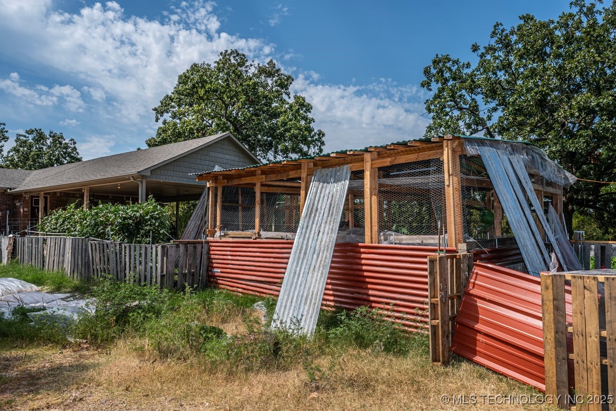 22644 Aes Road Property Photo 9