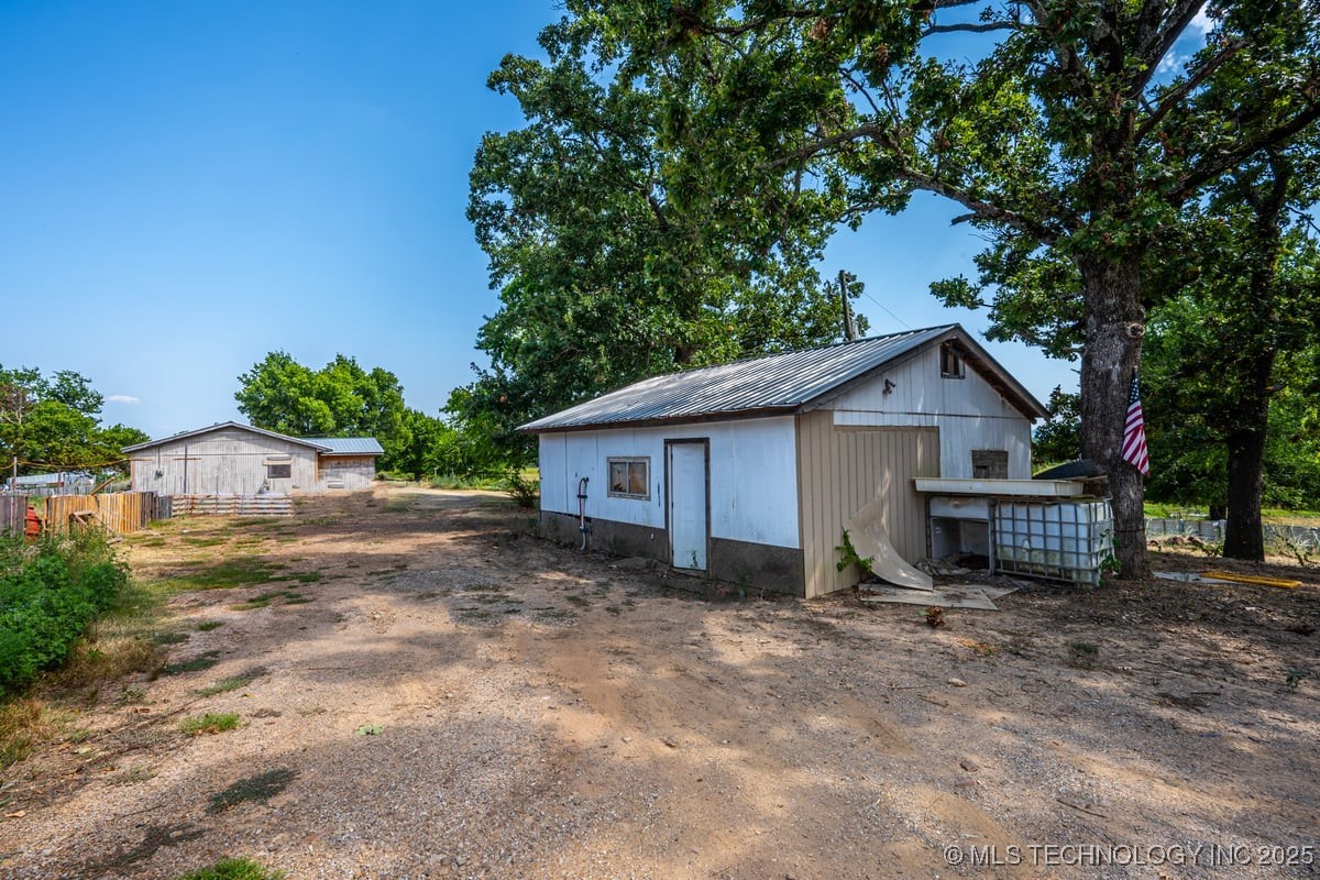 22644 Aes Road Property Photo 11