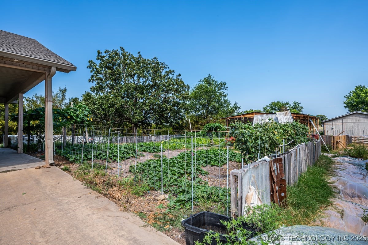 22644 Aes Road Property Photo 12