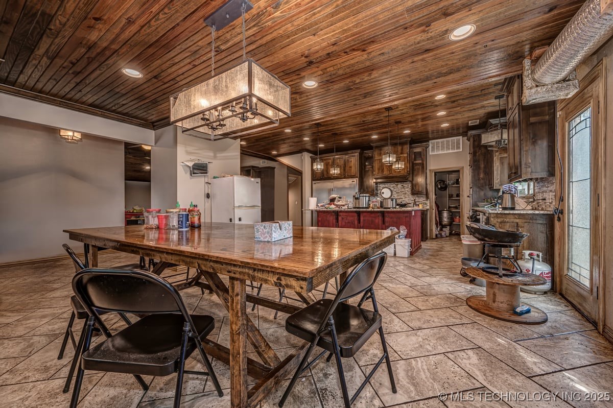 22644 Aes Road Property Photo 27