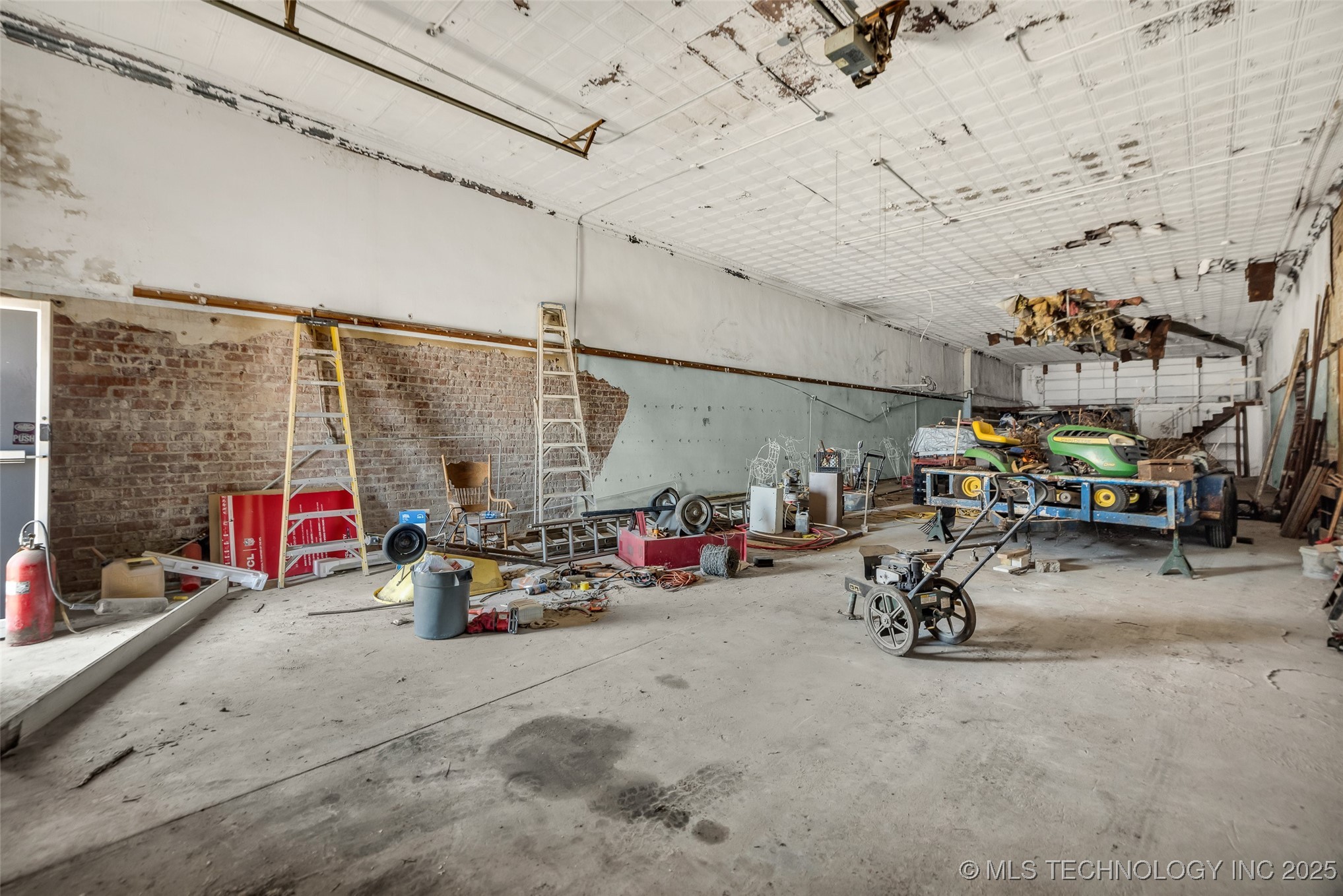 110 N Okmulgee Avenue Property Photo 7